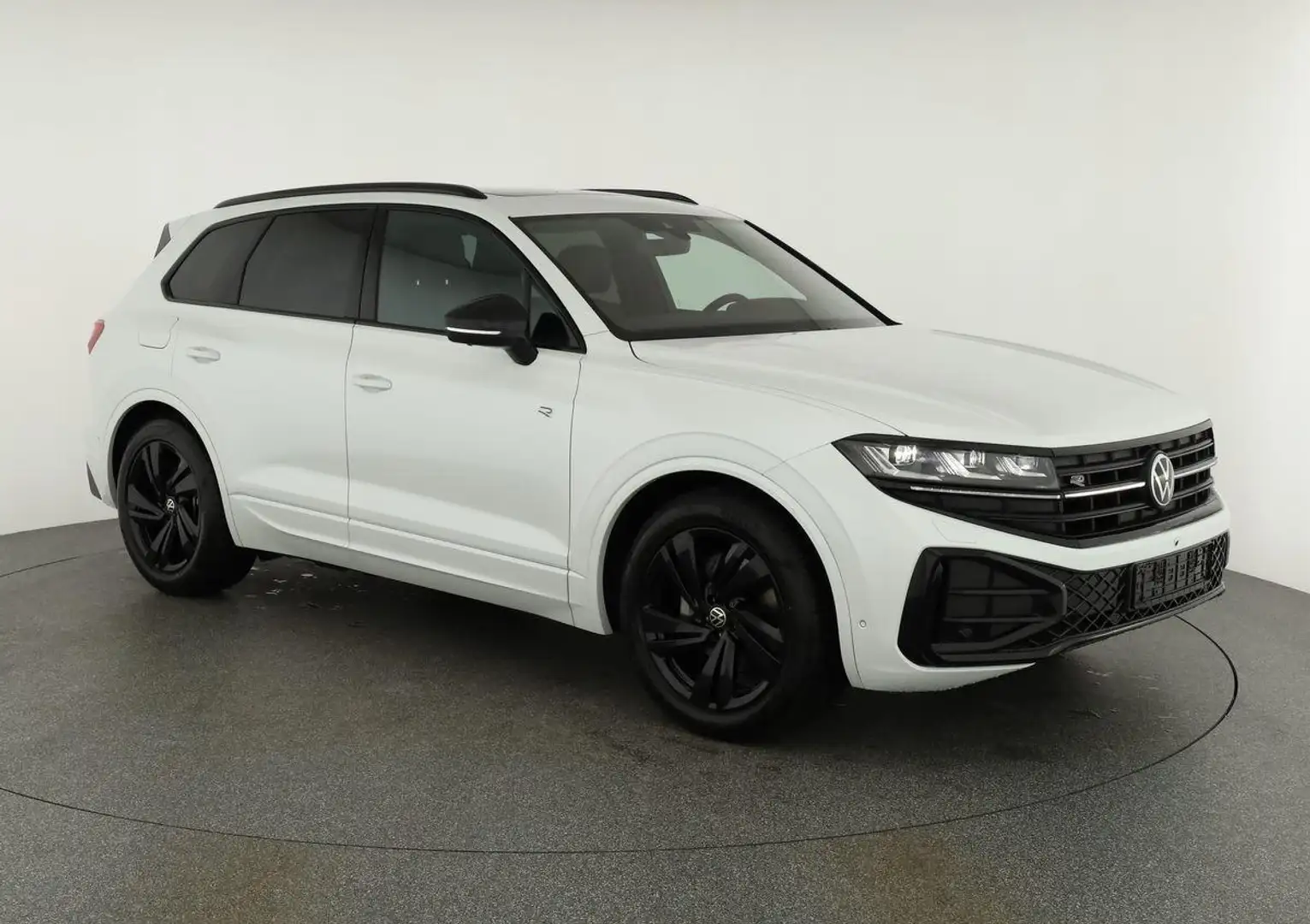 Volkswagen Touareg 3.0 TDI 210 kW 4Motion R-Line V6 Black, Pano, H... Wit - 1