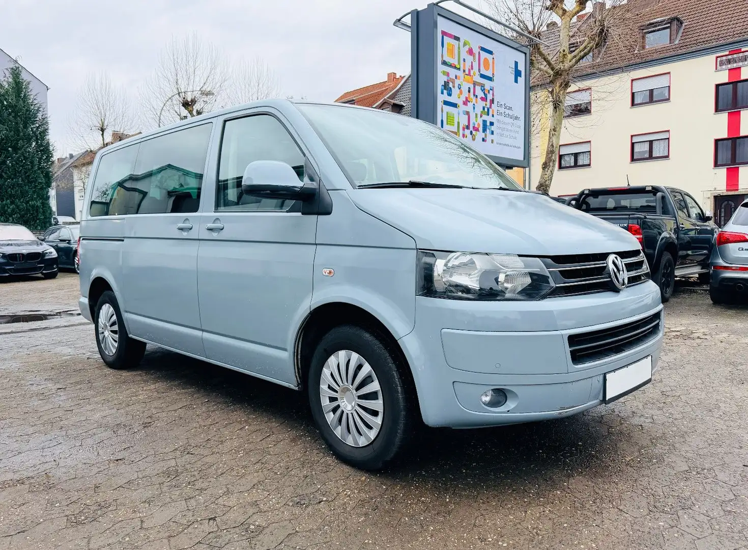 Volkswagen T5 Multivan 2.0 TDI Special 7-Sitzer Tempo PDC Beige - 1