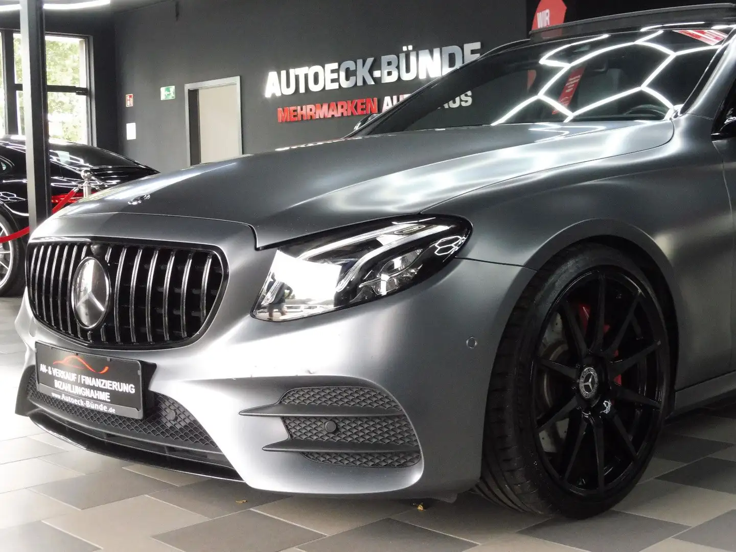Mercedes-Benz E 400 E400 d 4Matic AMG-Style Pano/AHK/Burmester/360° Grau - 1