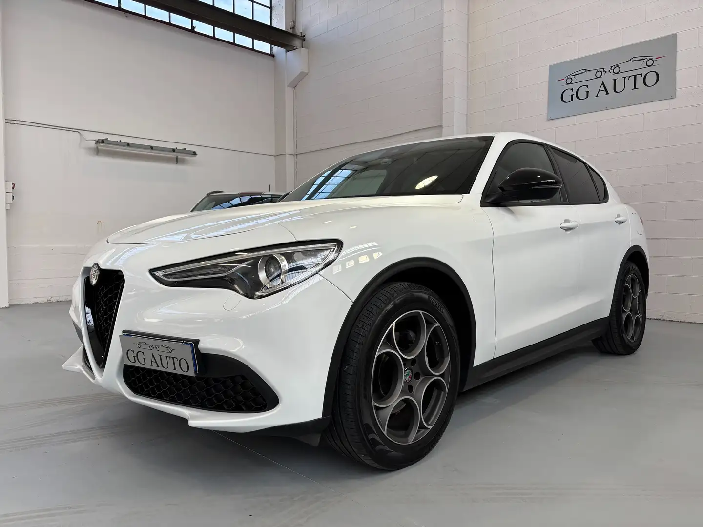 Alfa Romeo Stelvio Stelvio 2.2 t Sport Tech rwd 160cv auto Blanc - 1