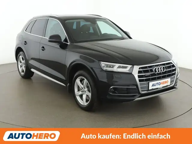 Audi Q5 view 8