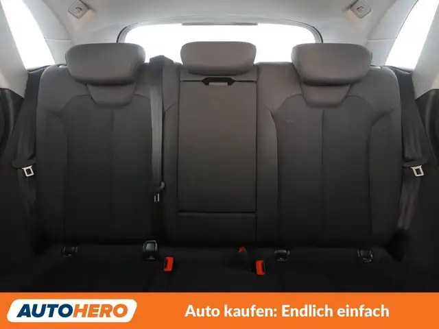 Audi Q5 view 15