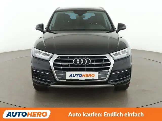 Audi Q5 view 9