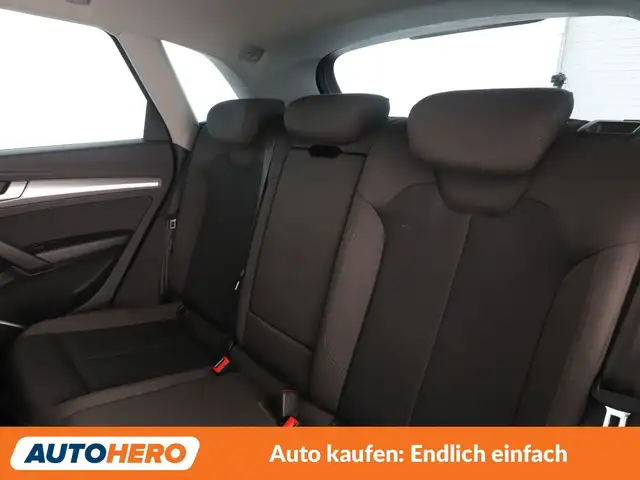 Audi Q5 view 14
