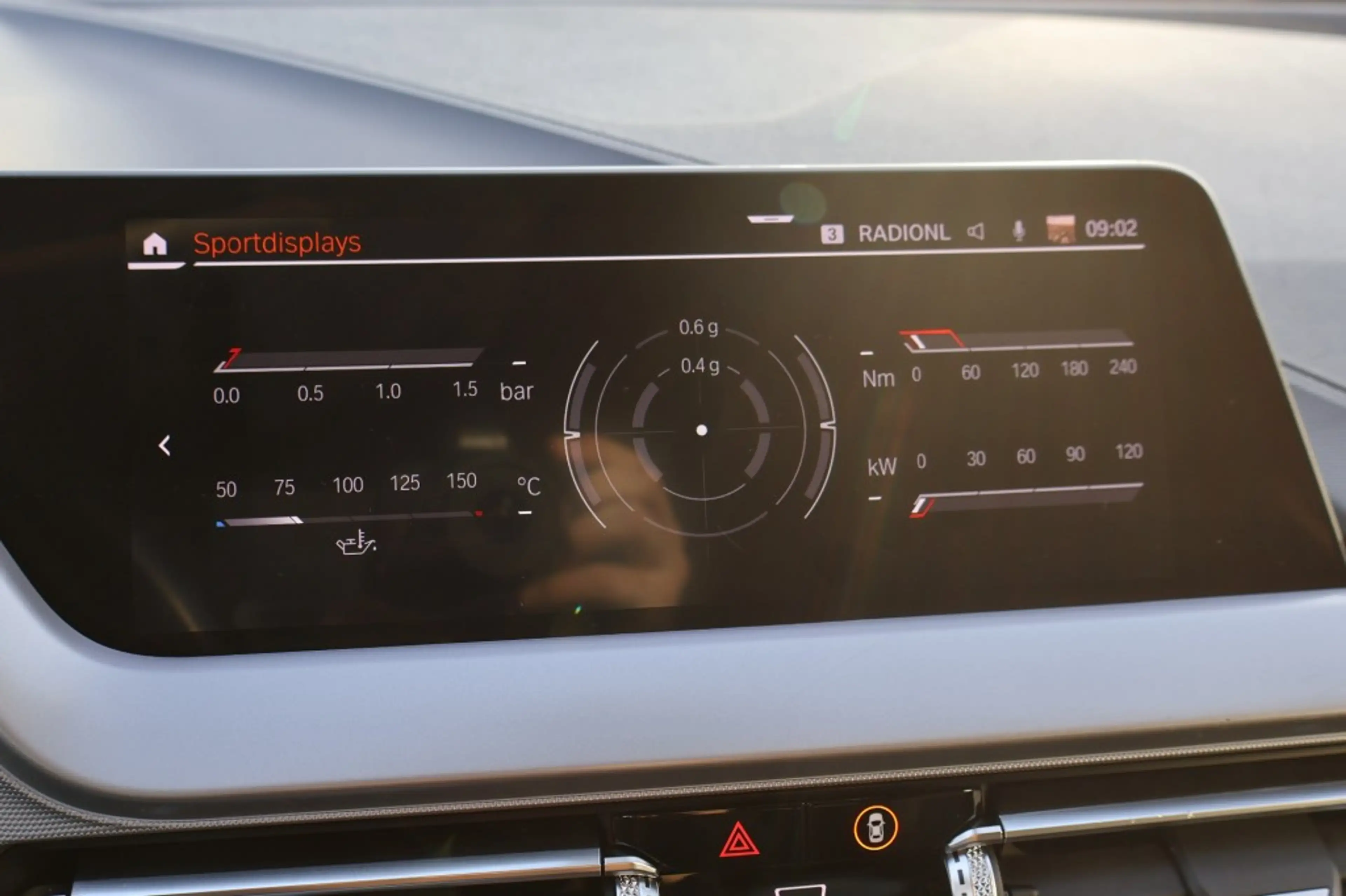BMW 118 118i Automaat / Navi / PDC / LED / ECC / Carplay — photo 32