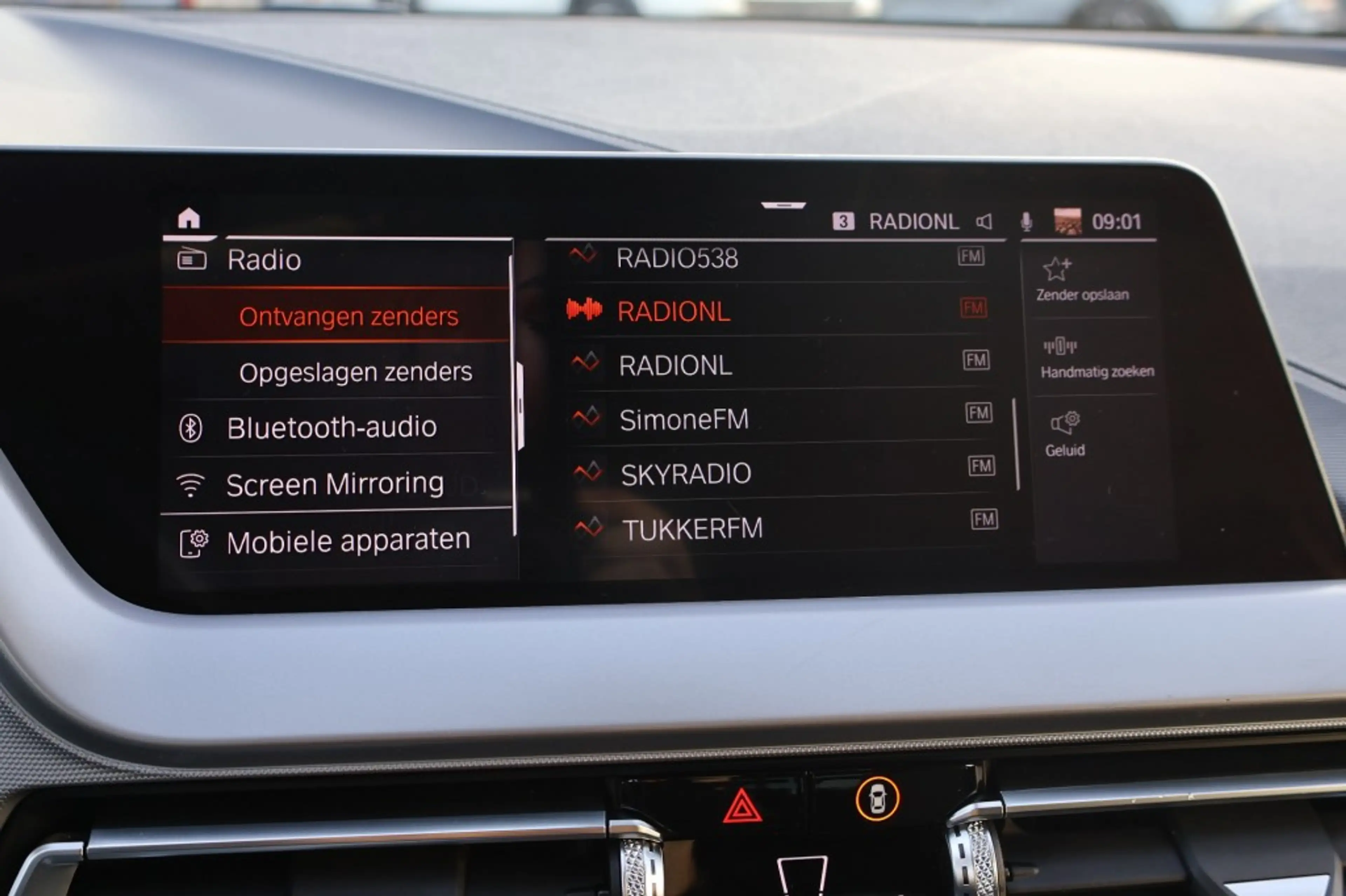 BMW 118 118i Automaat / Navi / PDC / LED / ECC / Carplay — photo 16