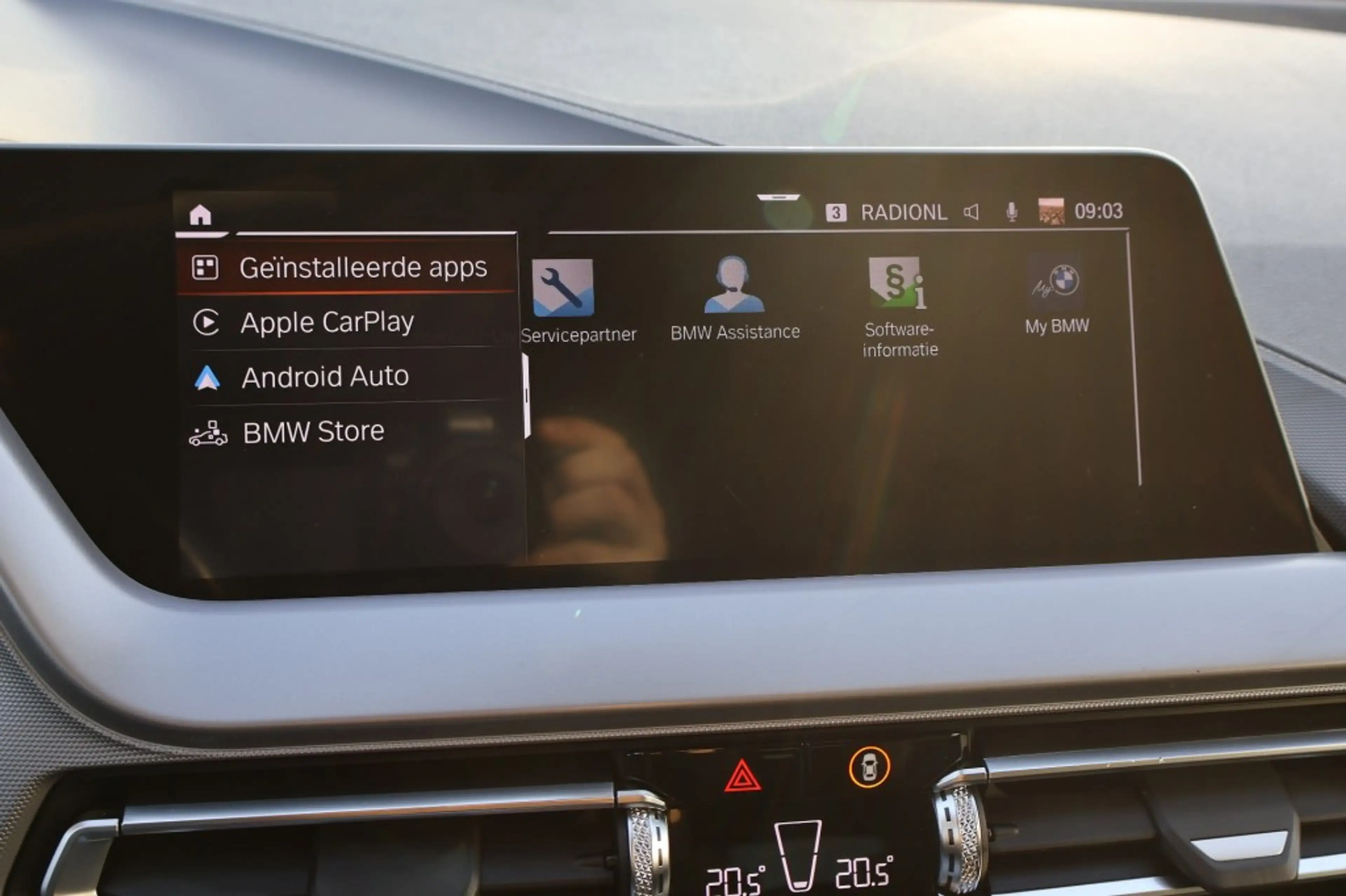 BMW 118 118i Automaat / Navi / PDC / LED / ECC / Carplay — photo 31