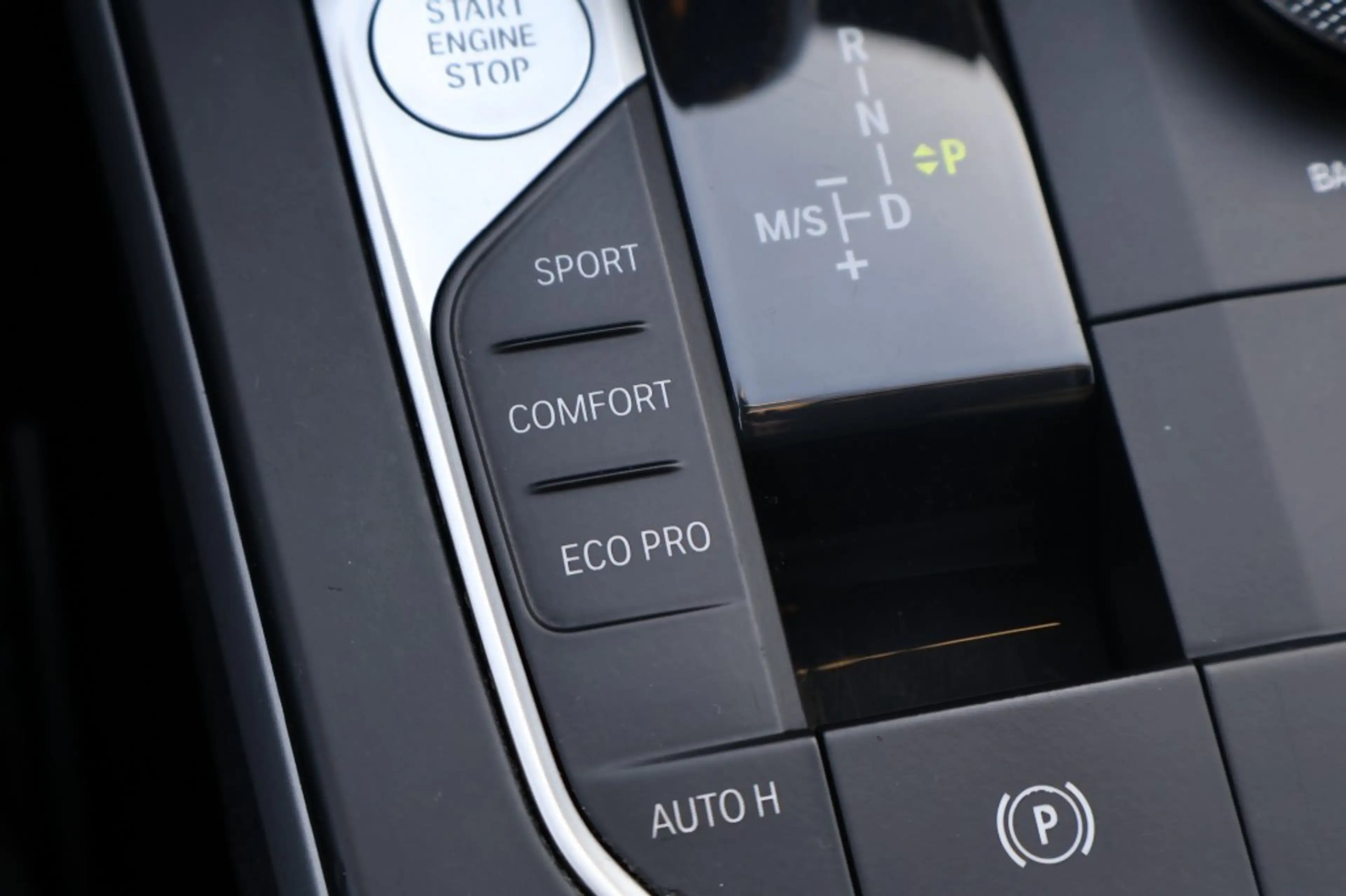 BMW 118 118i Automaat / Navi / PDC / LED / ECC / Carplay — photo 44
