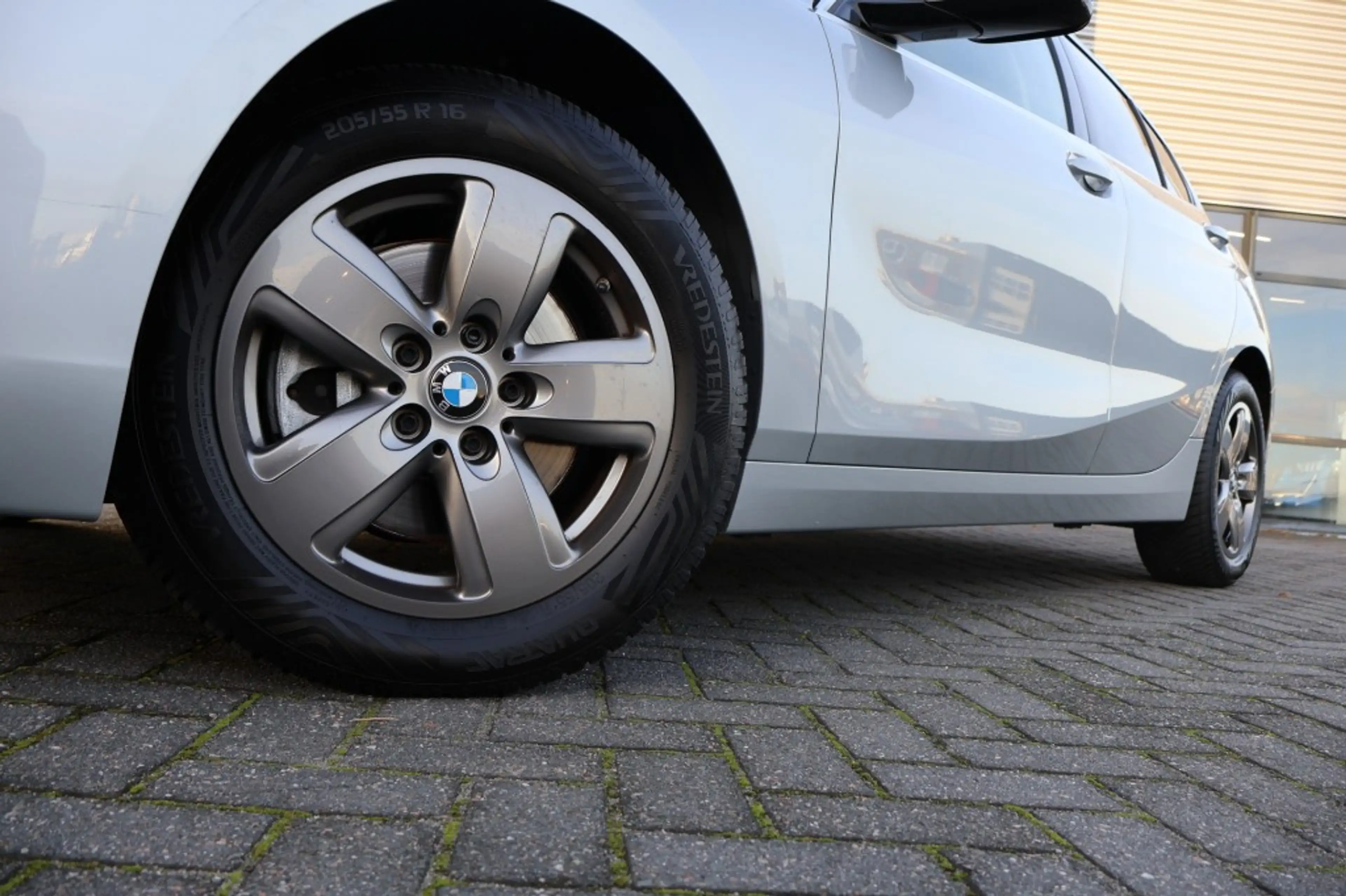 BMW 118 118i Automaat / Navi / PDC / LED / ECC / Carplay — photo 6