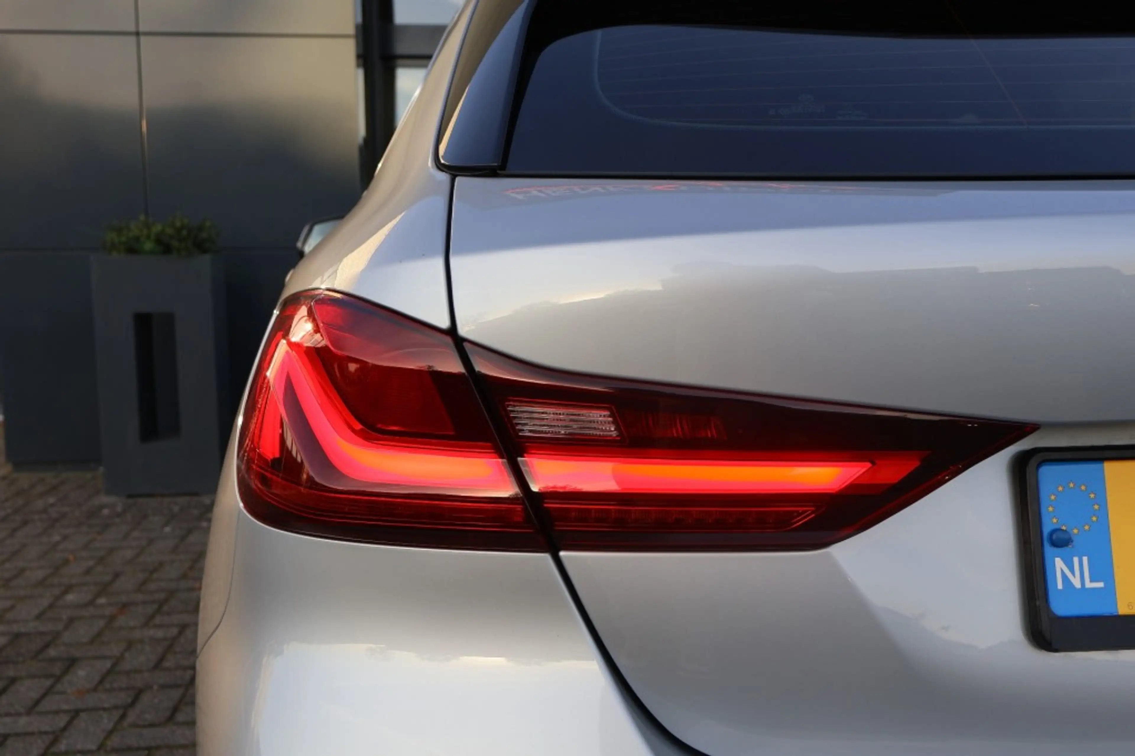 BMW 118 118i Automaat / Navi / PDC / LED / ECC / Carplay — photo 12