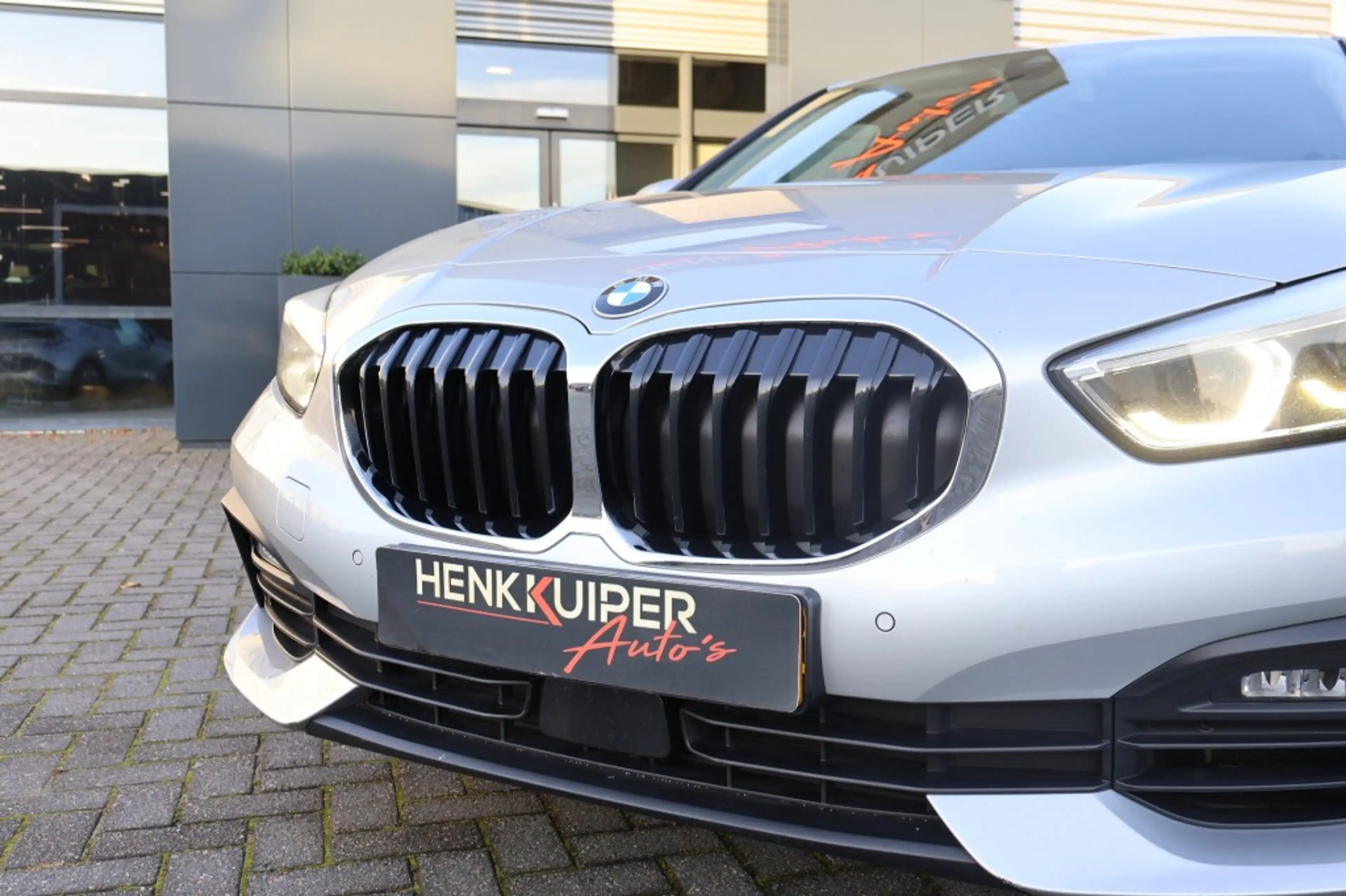 BMW 118 118i Automaat / Navi / PDC / LED / ECC / Carplay — photo 27