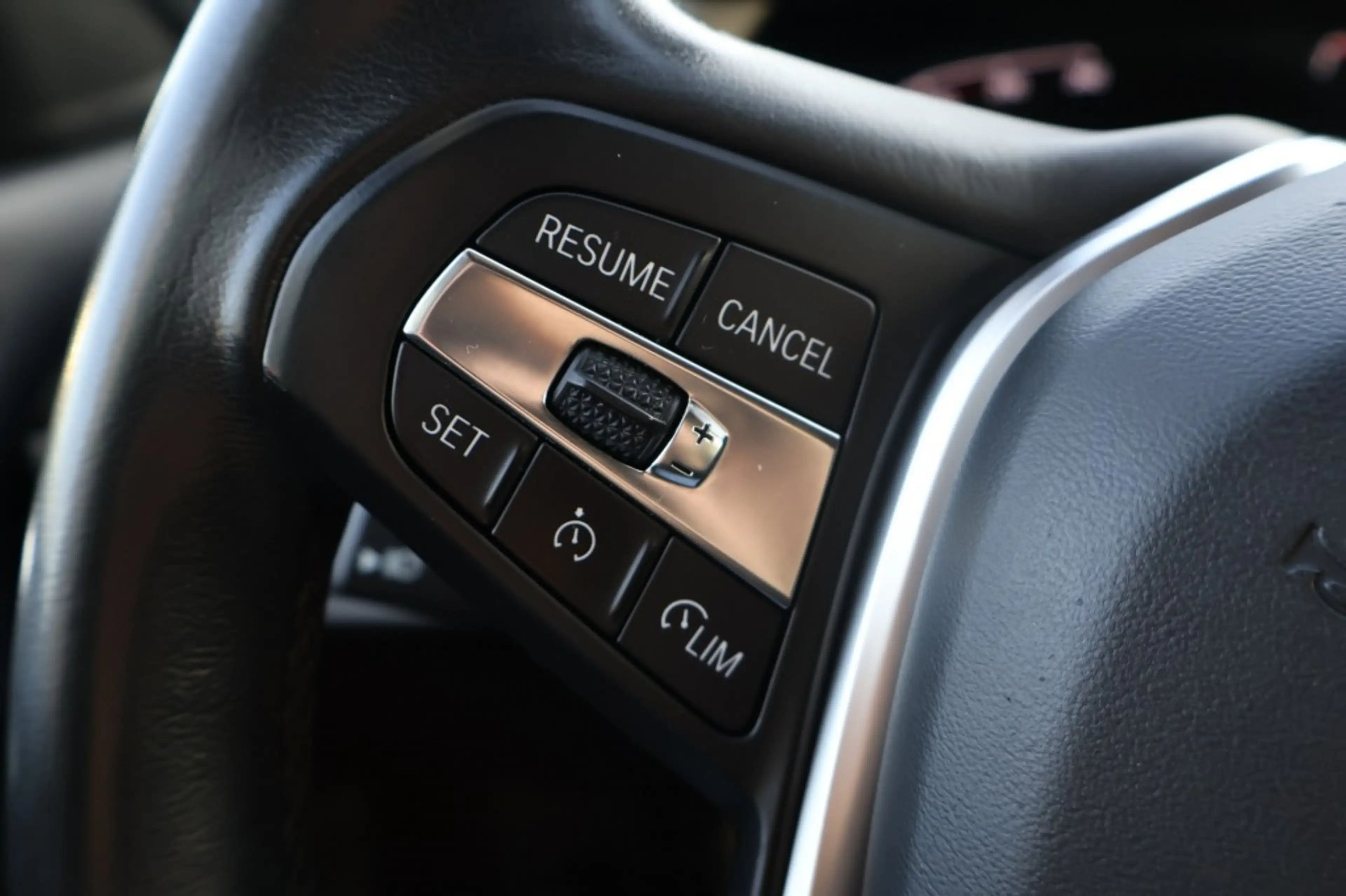 BMW 118 118i Automaat / Navi / PDC / LED / ECC / Carplay — photo 36