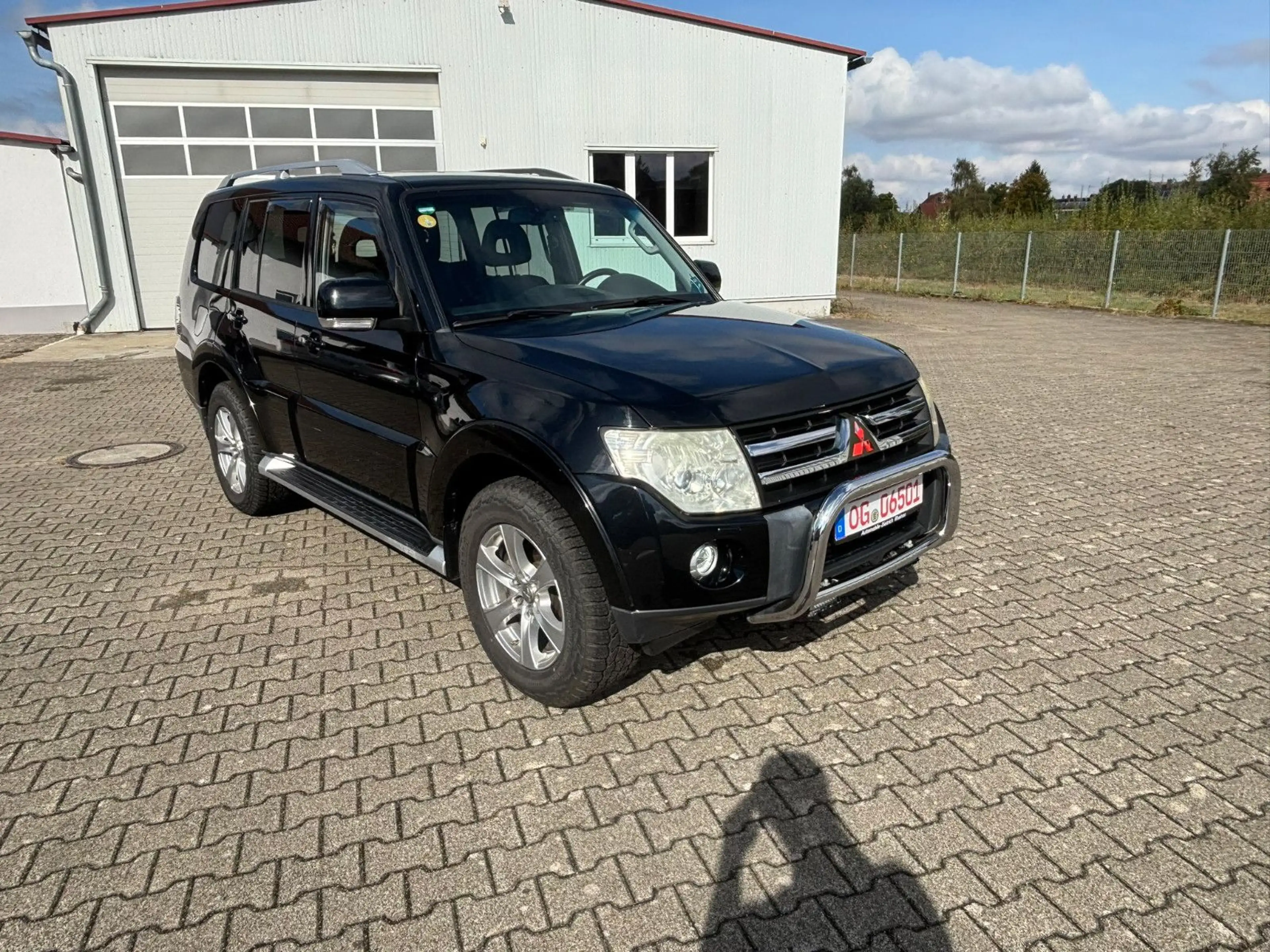 Mitsubishi Pajero 3.2 DI-D Instyle — photo 2