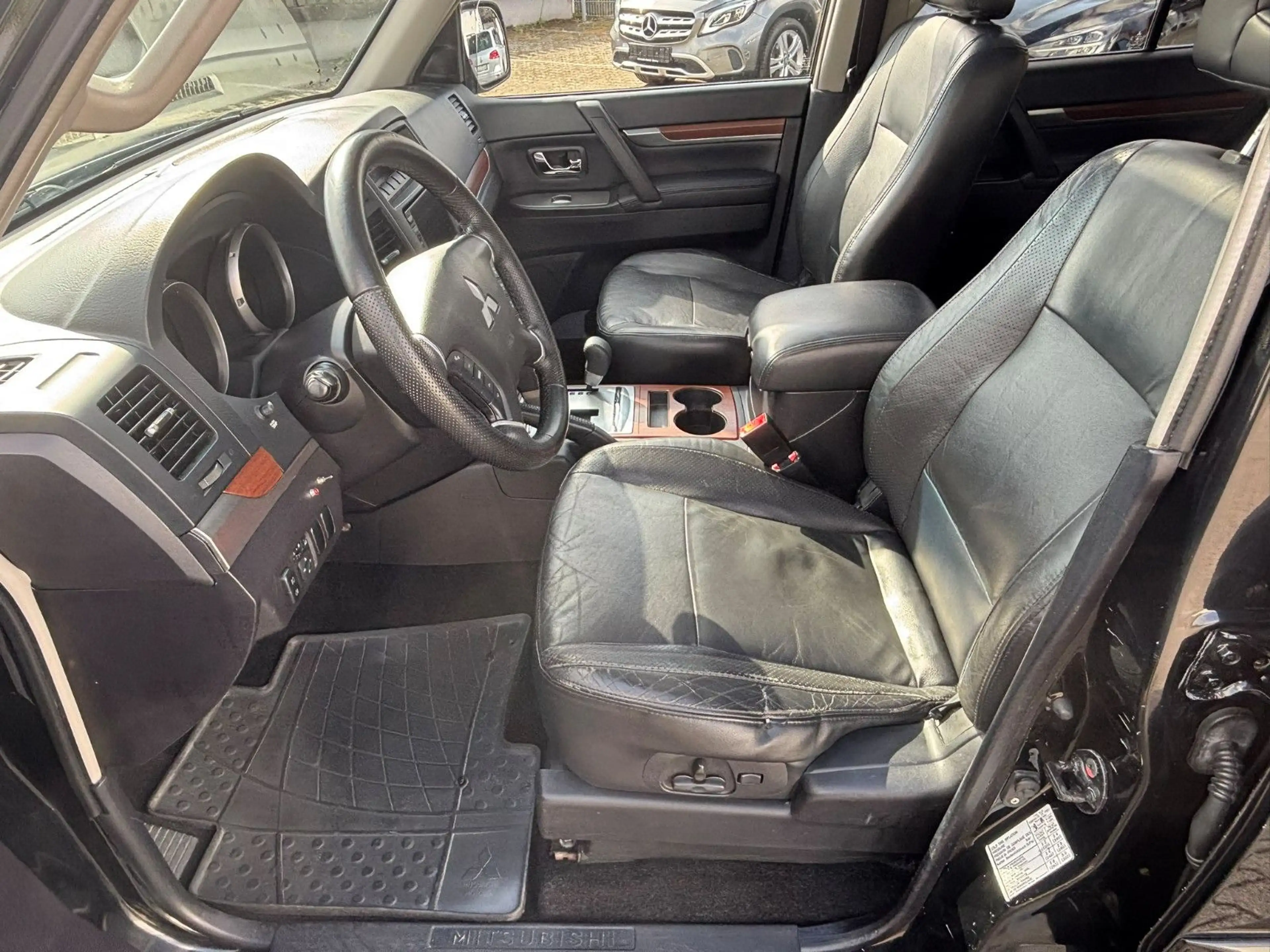 Mitsubishi Pajero 3.2 DI-D Instyle — photo 5