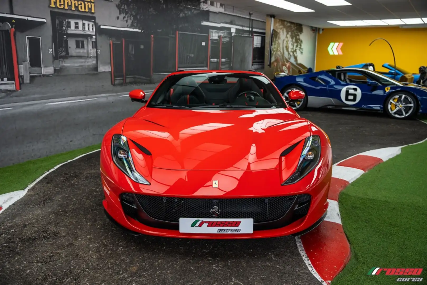 Ferrari 812 GTS Rojo - 2