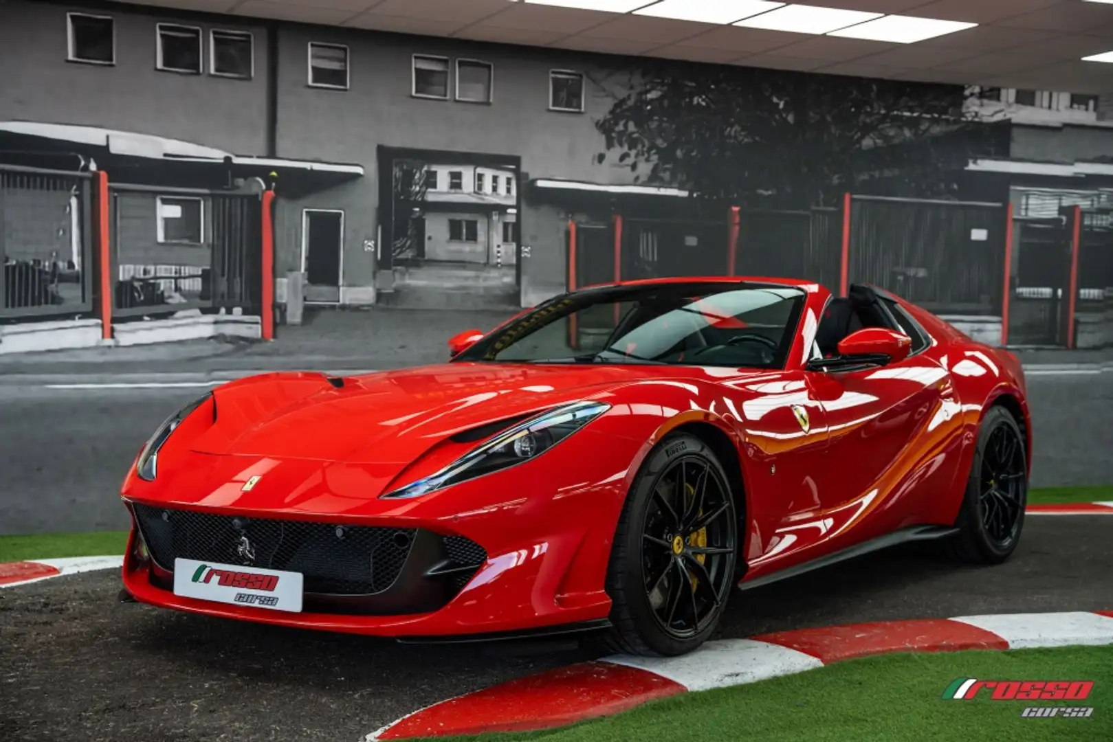 Ferrari 812 GTS Rojo - 1