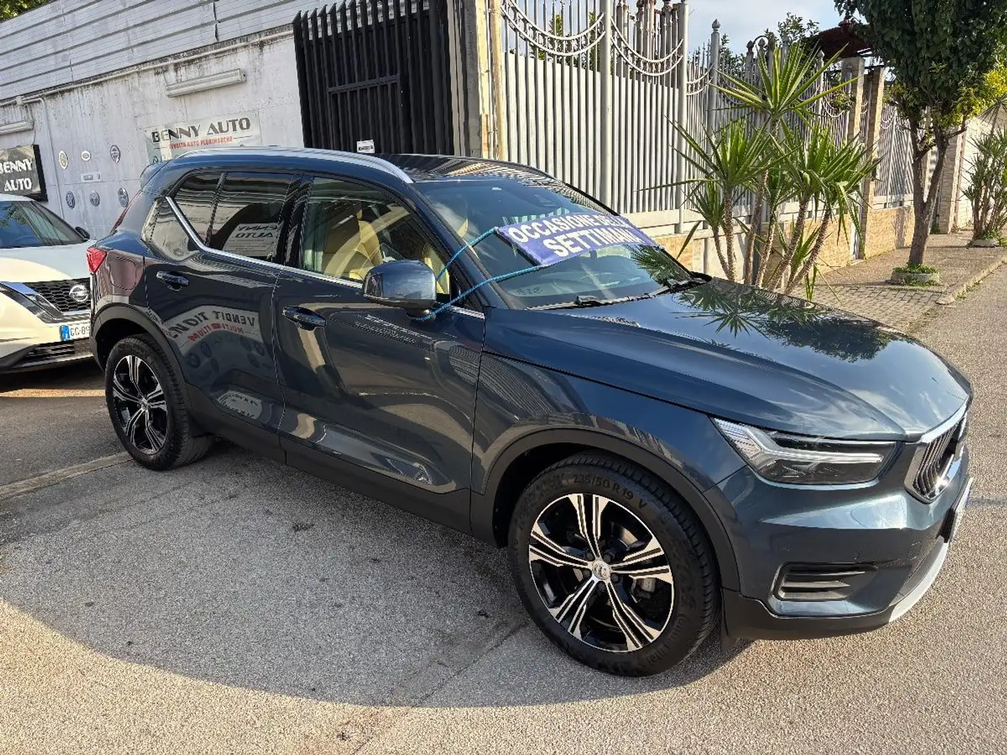 Volvo XC40 D3 Inscription Gris - 2
