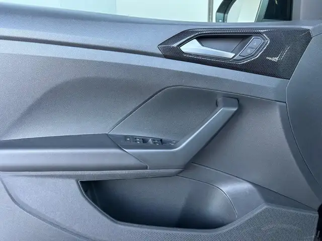 Volkswagen T-Cross view 10