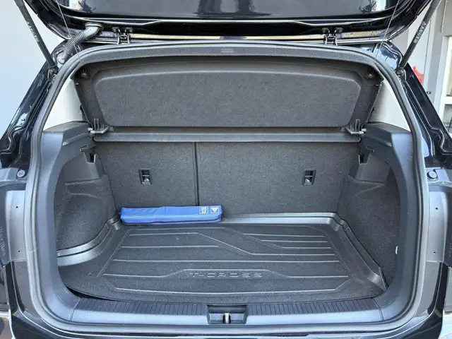 Volkswagen T-Cross view 8