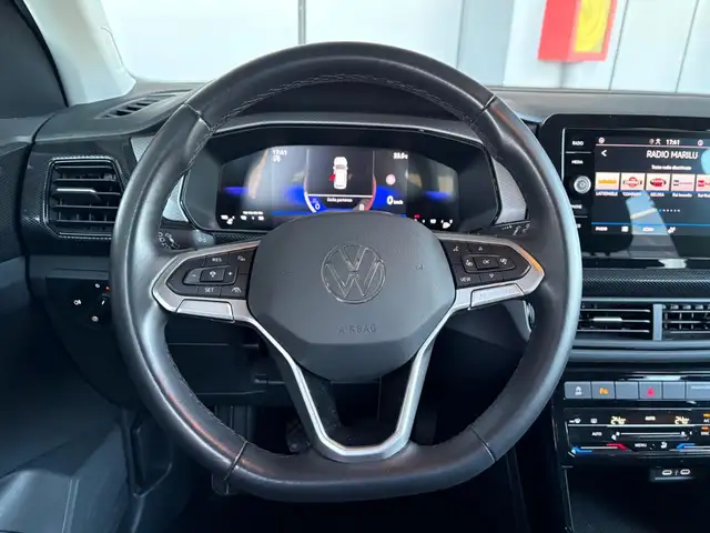 Volkswagen T-Cross view 11