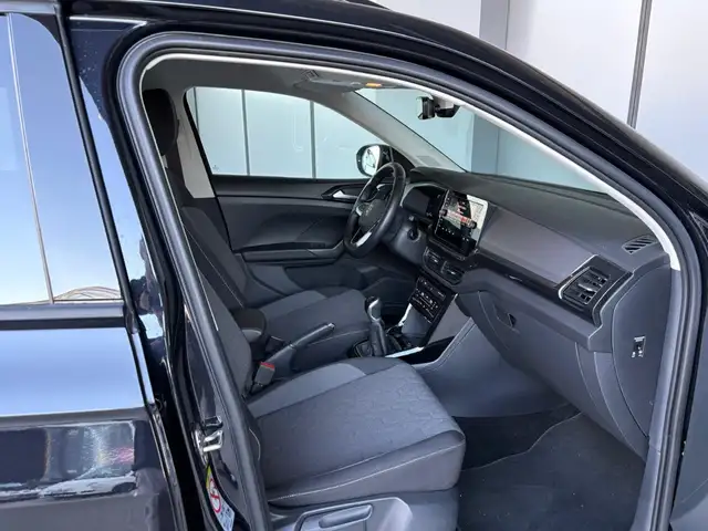 Volkswagen T-Cross view 7