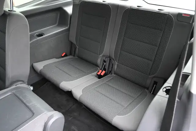 Volkswagen Touran view 13