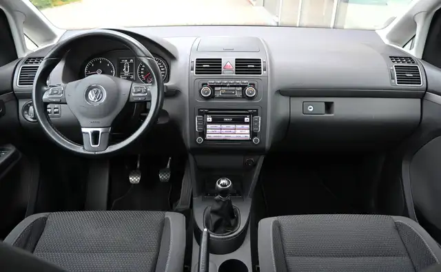 Volkswagen Touran view 11