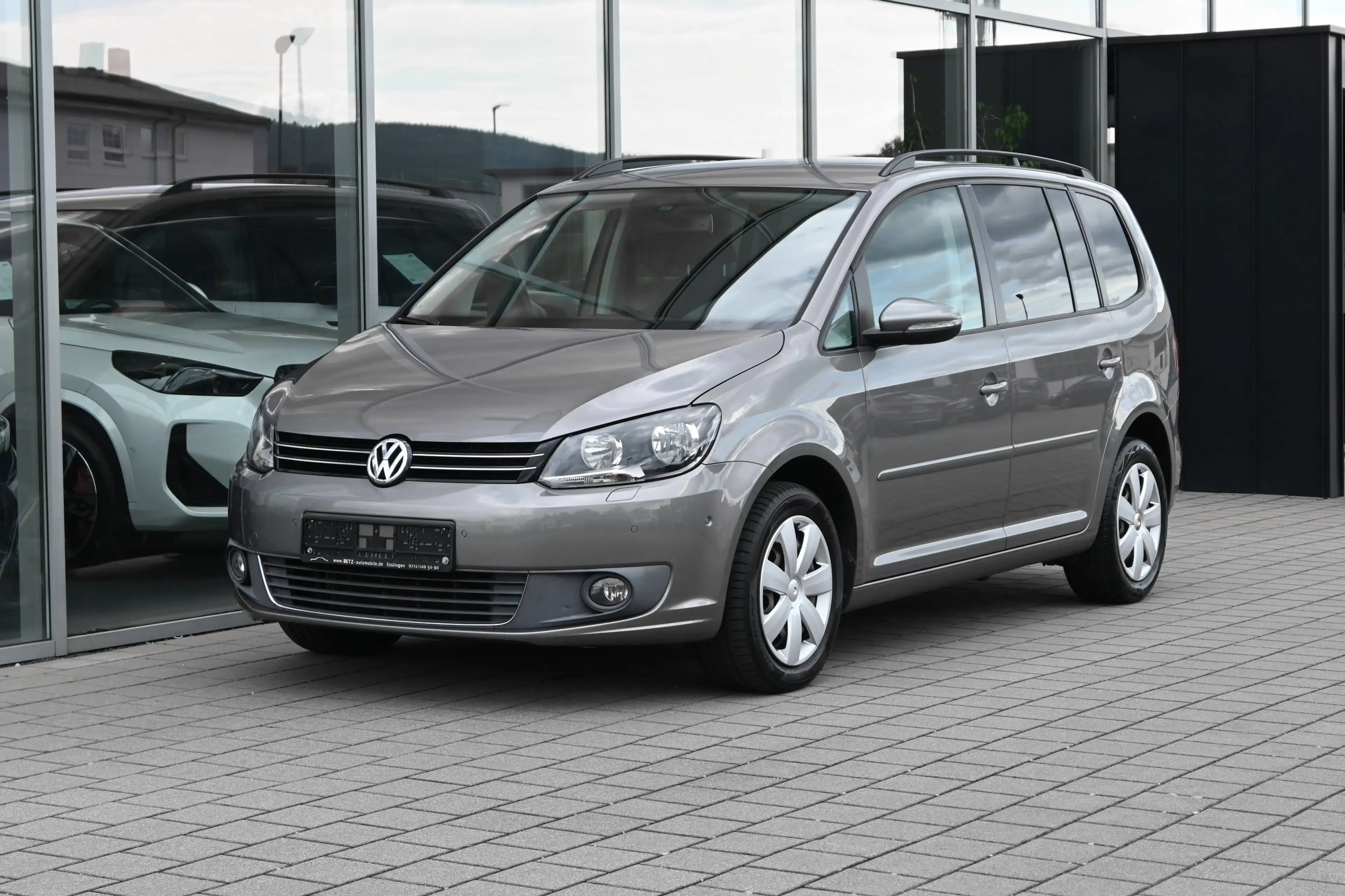 Volkswagen Touran 1.6 TDI DPF Comfortline °7-SITZE°KAMERA°02.28°2.HAND°