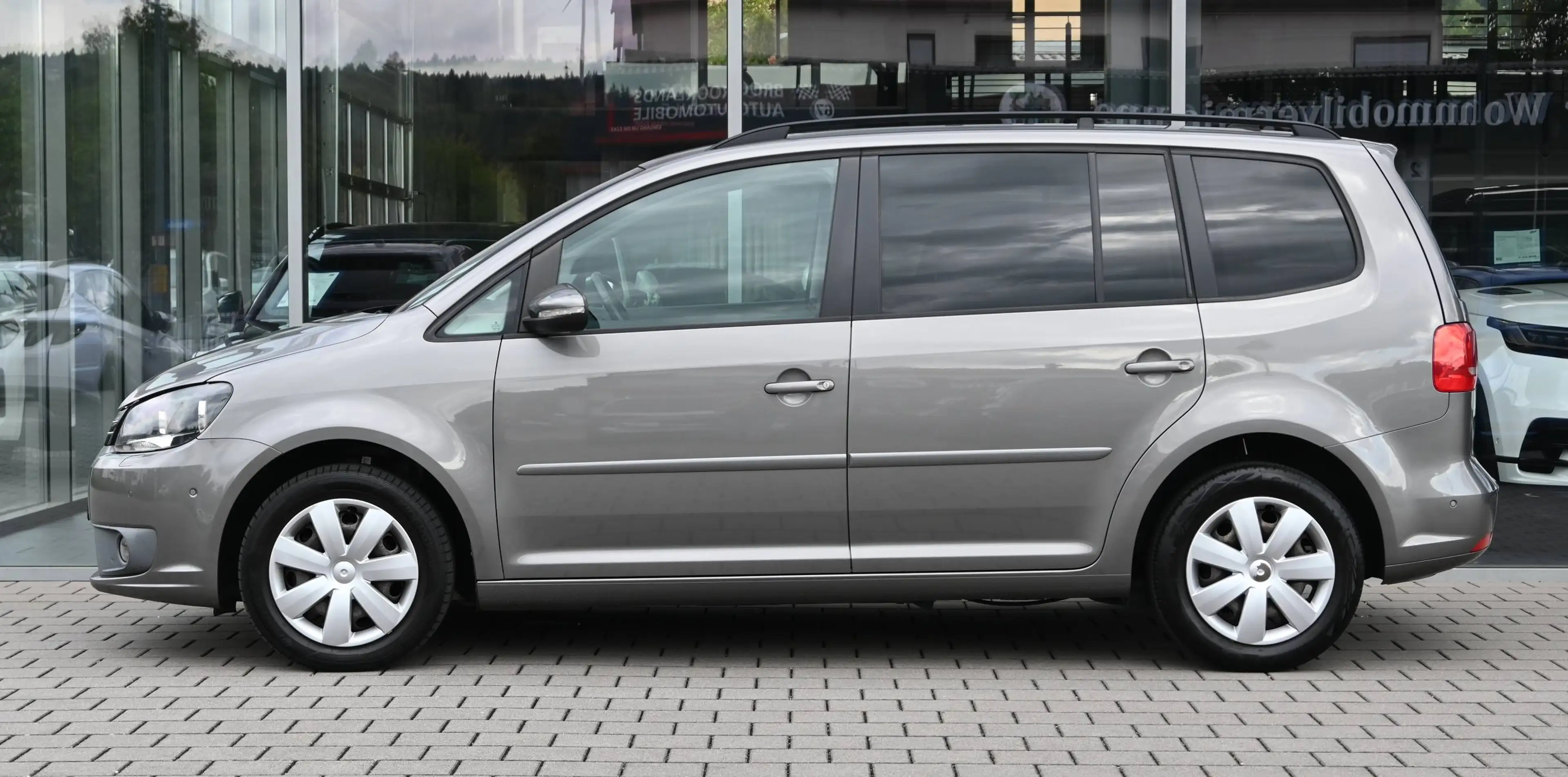 Volkswagen Touran 1.6 TDI DPF Comfortline °7-SITZE°KAMERA°02.28°2.HAND° — photo 2