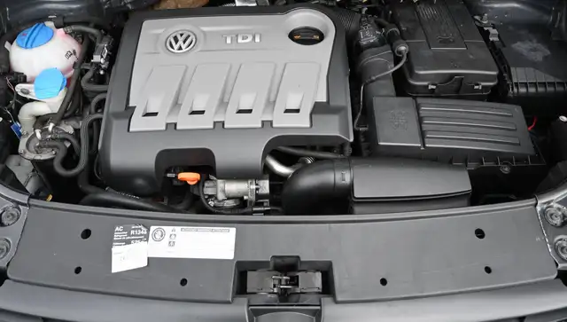 Volkswagen Touran view 9