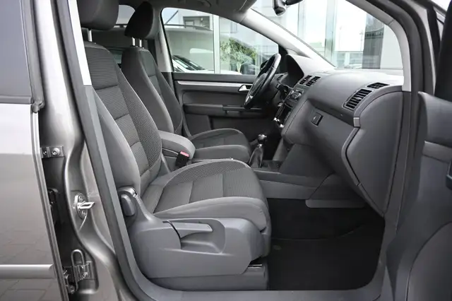 Volkswagen Touran view 12