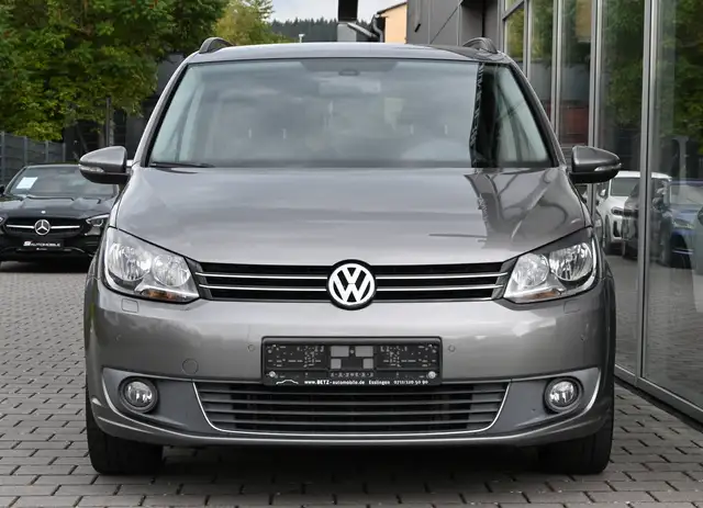 Volkswagen Touran view 8