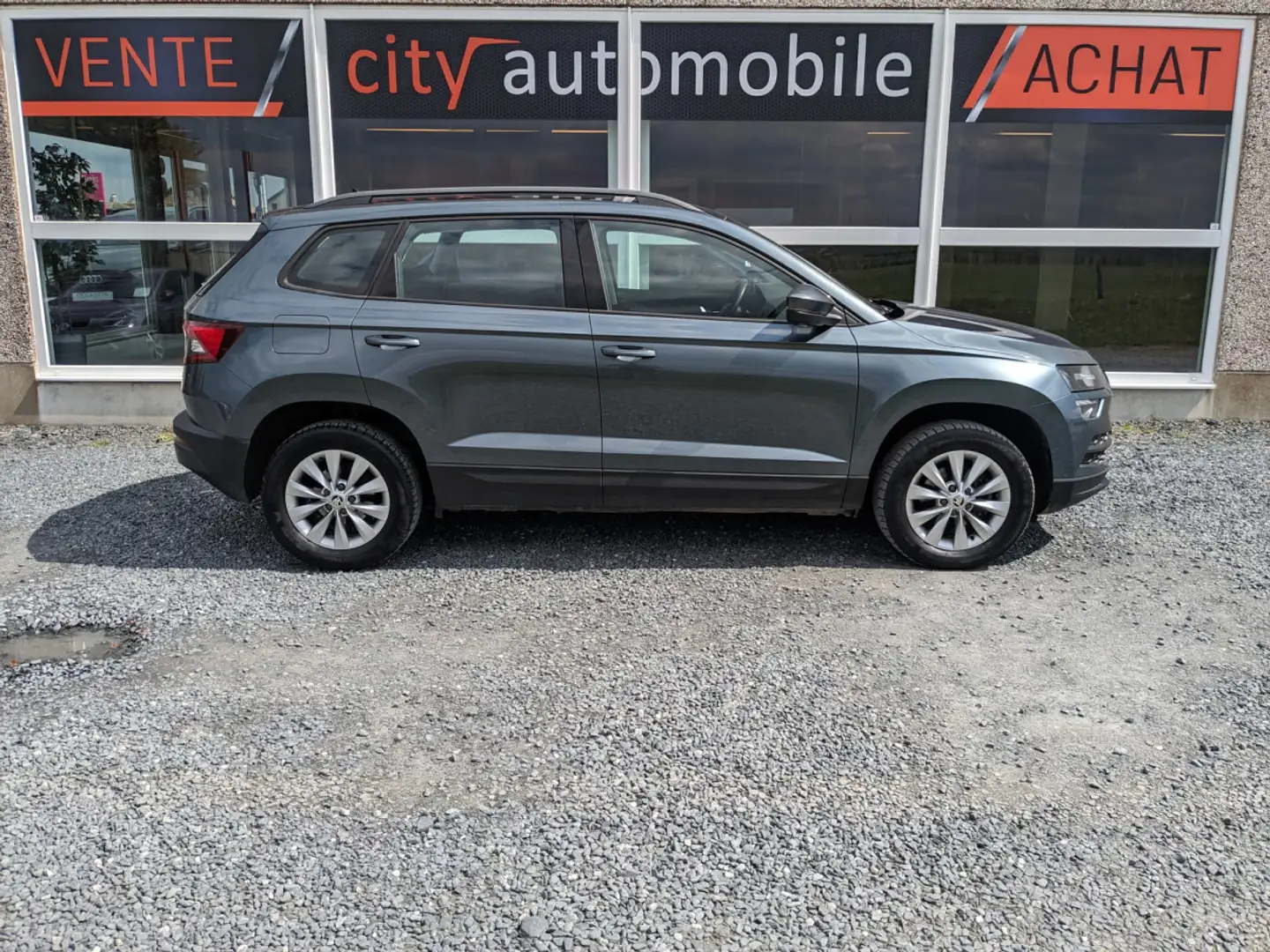 Skoda Karoq 1.6 TDI SIEGES SPORT CARPLAY GPS BLUETOOTH Grijs - 2