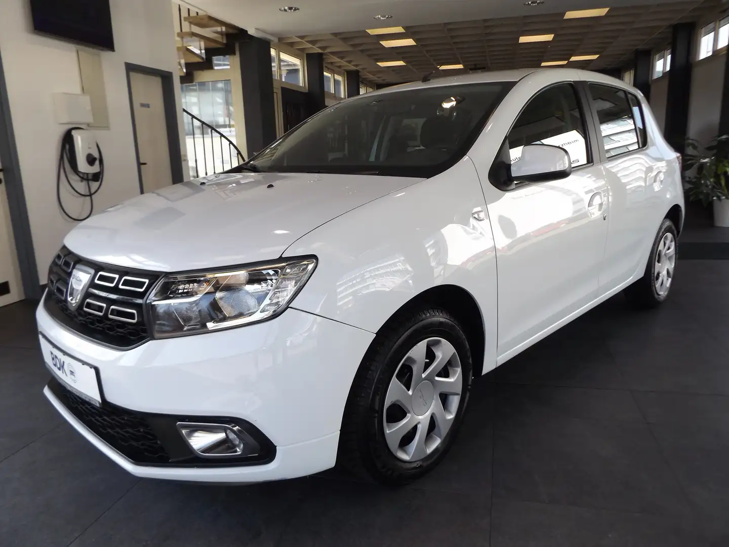 Dacia Sandero Essential Blanc - 1