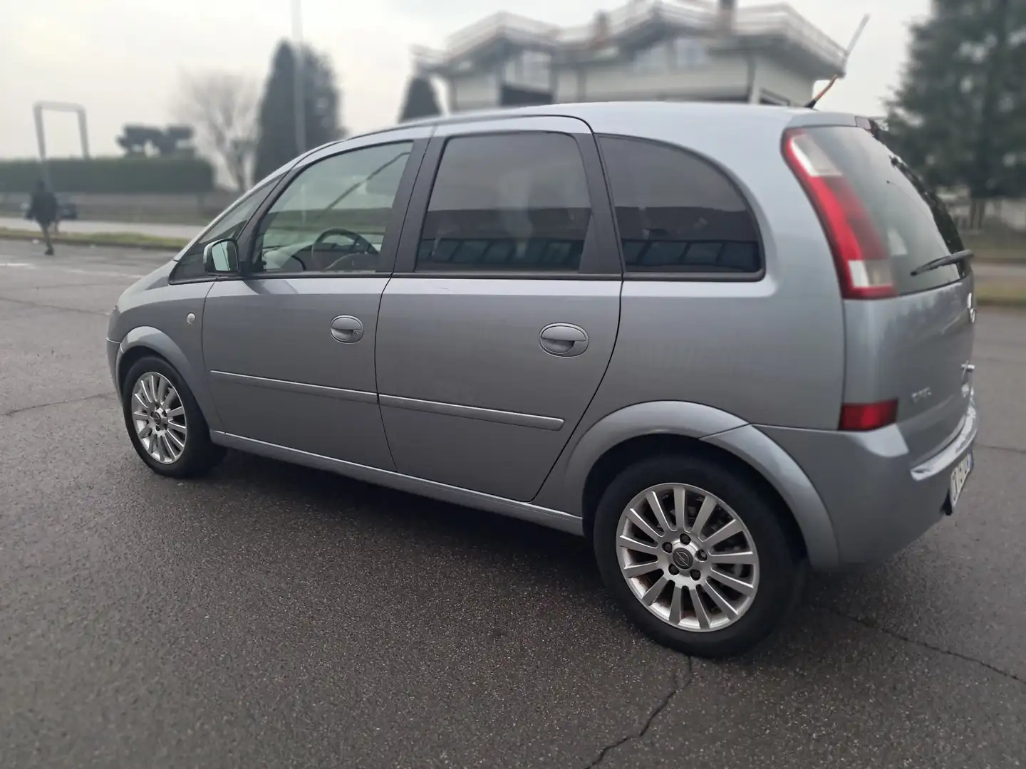 Opel Meriva 1.7 cdti 16v Fashion Line Grau - 2