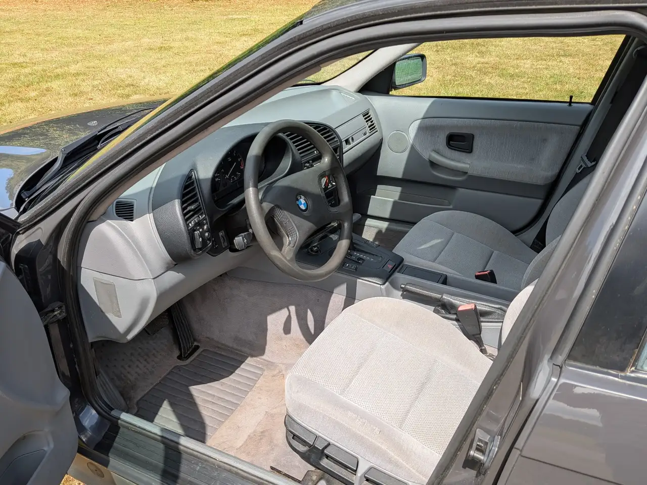 BMW 325 Tijdcapsule: 325i Automaat sedan E36, foto 4