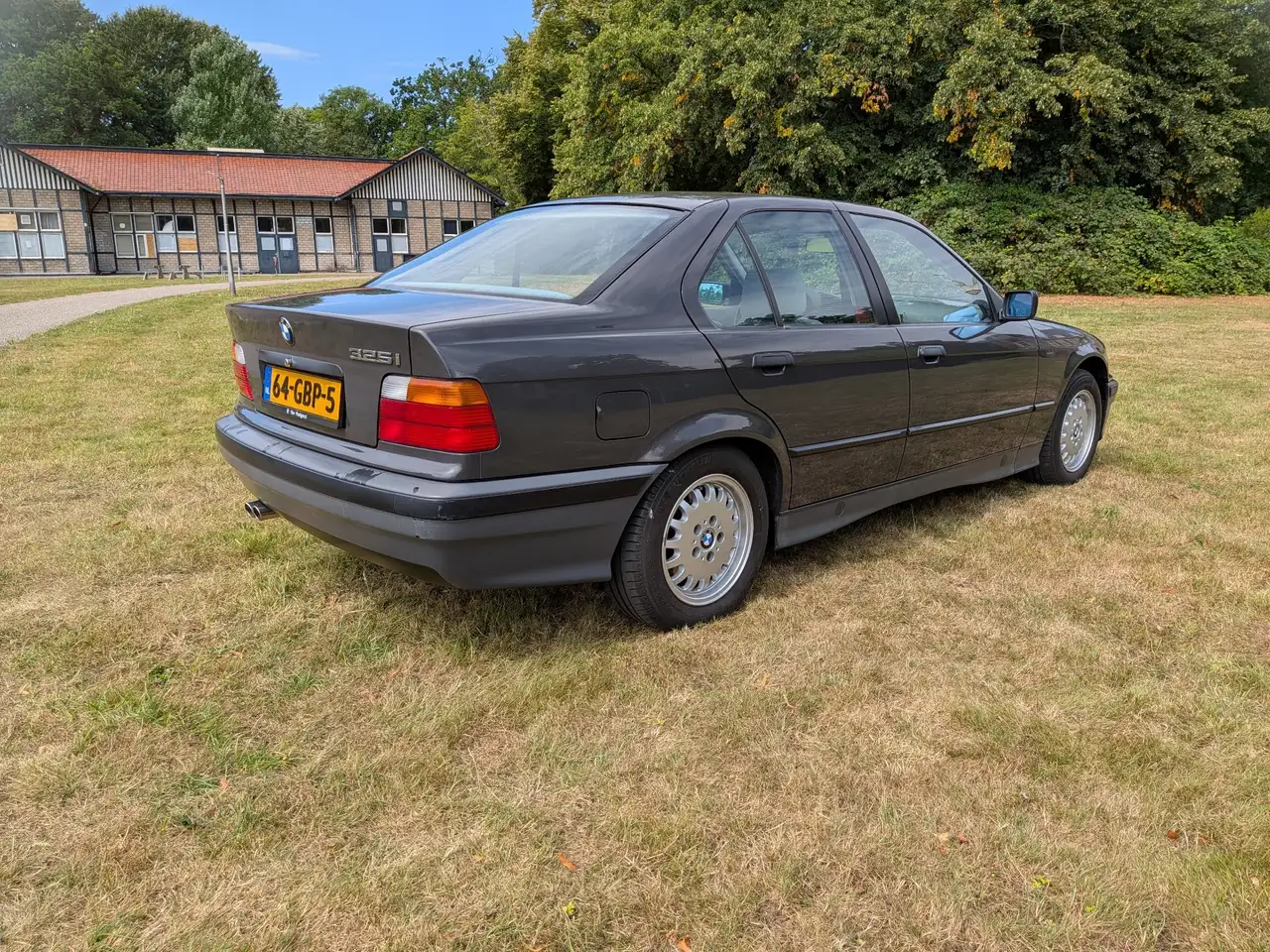 BMW 325 Tijdcapsule: 325i Automaat sedan E36, foto 3