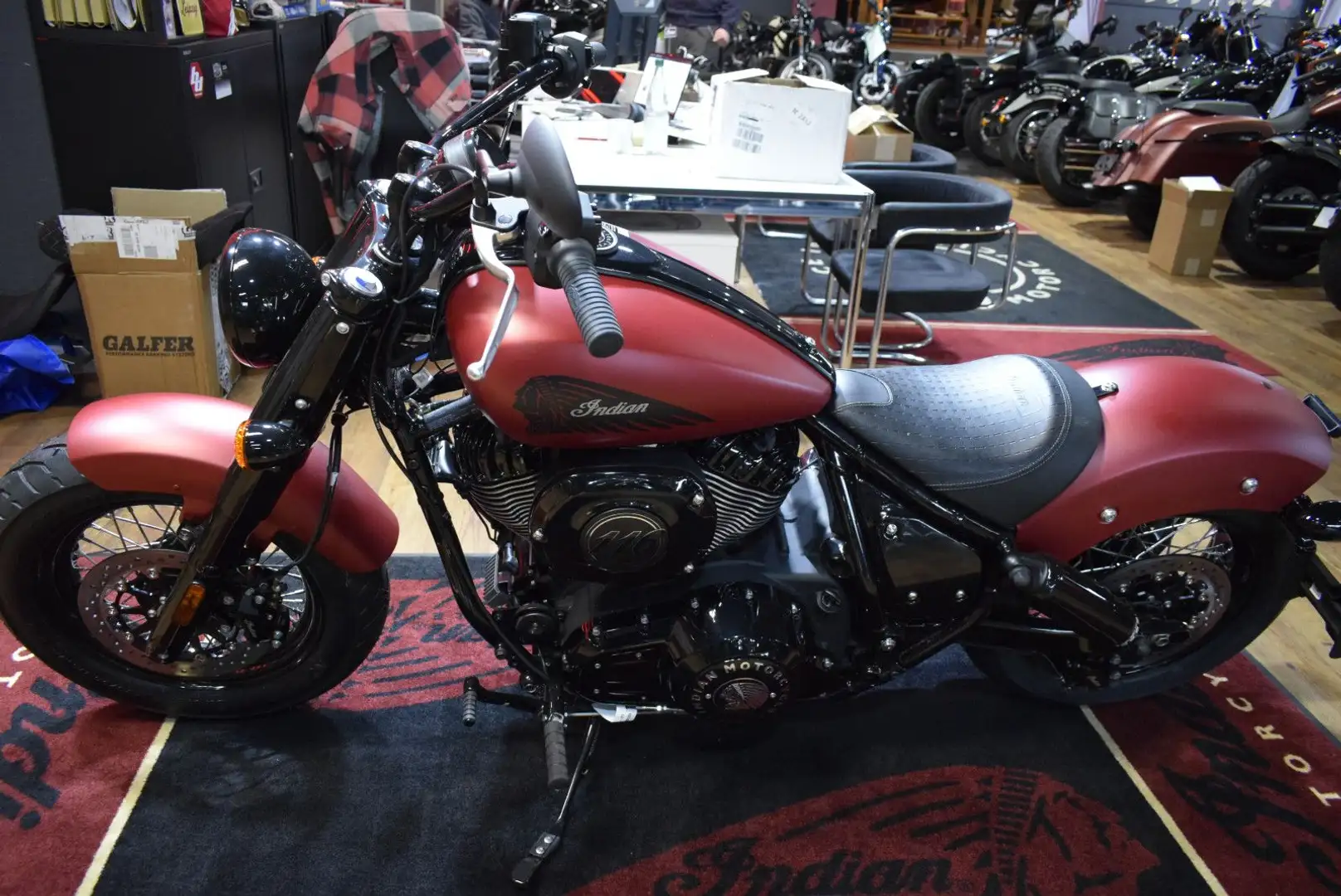 Indian Chief Bobber DH Sunset Red Smoke Roşu - 2