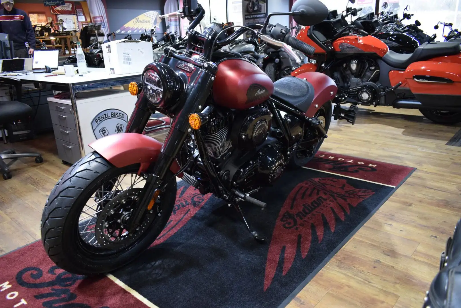 Indian Chief Bobber DH Sunset Red Smoke Roşu - 1