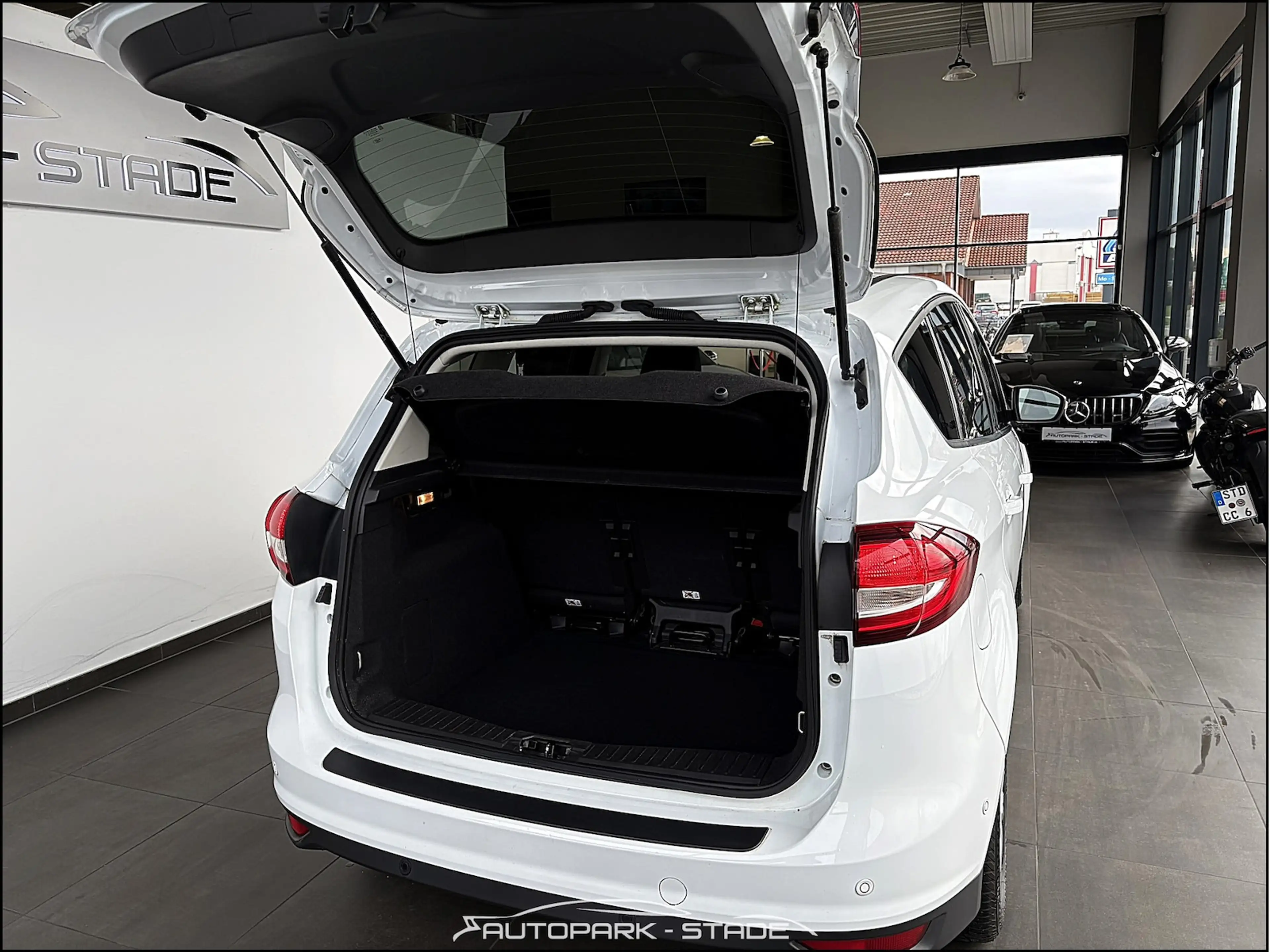 Ford C-Max Cool & Connect Aut. Temp. Sitzhzg Assist — photo 9