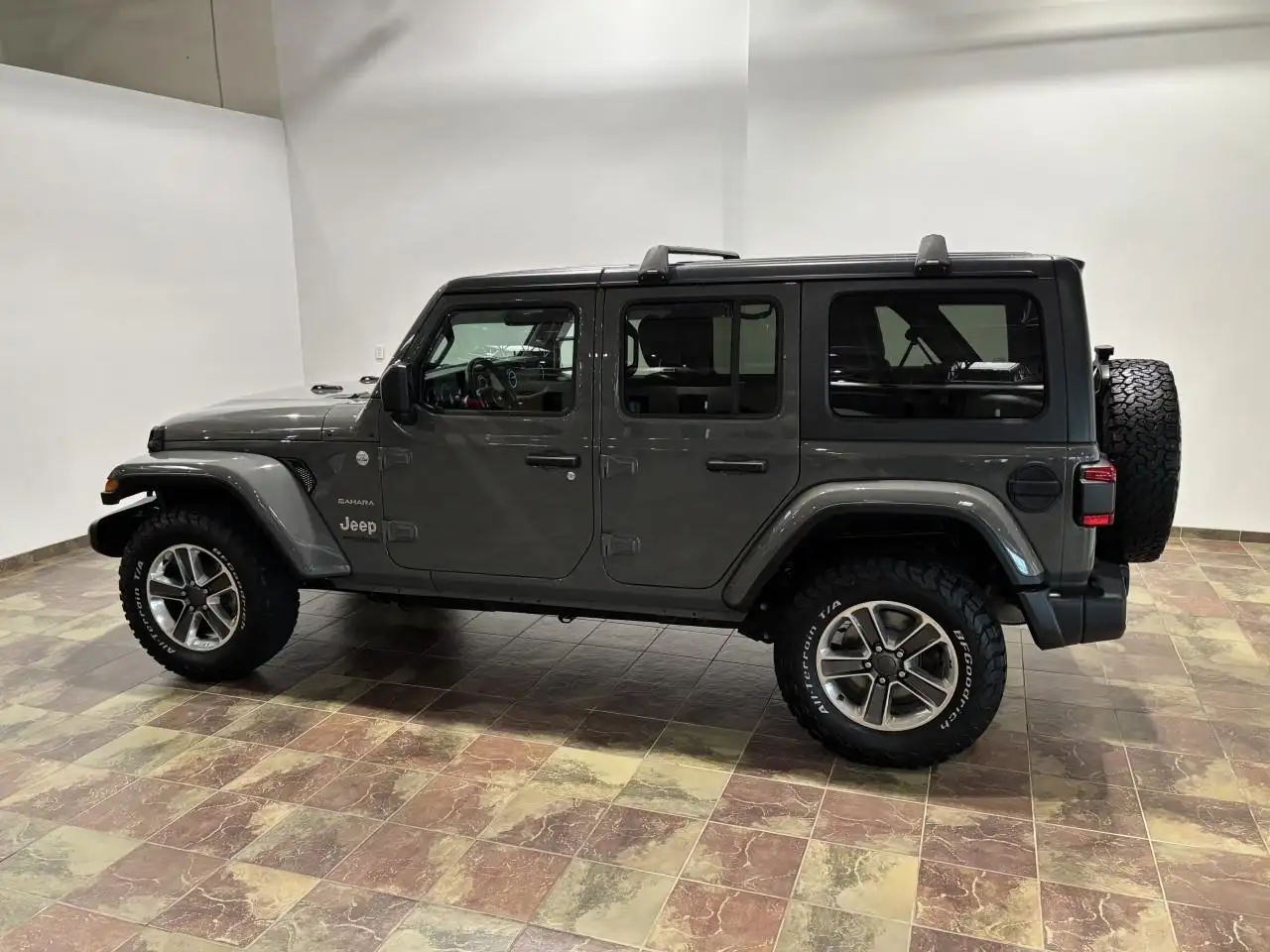 Jeep Wrangler снимка Jeep Wrangler