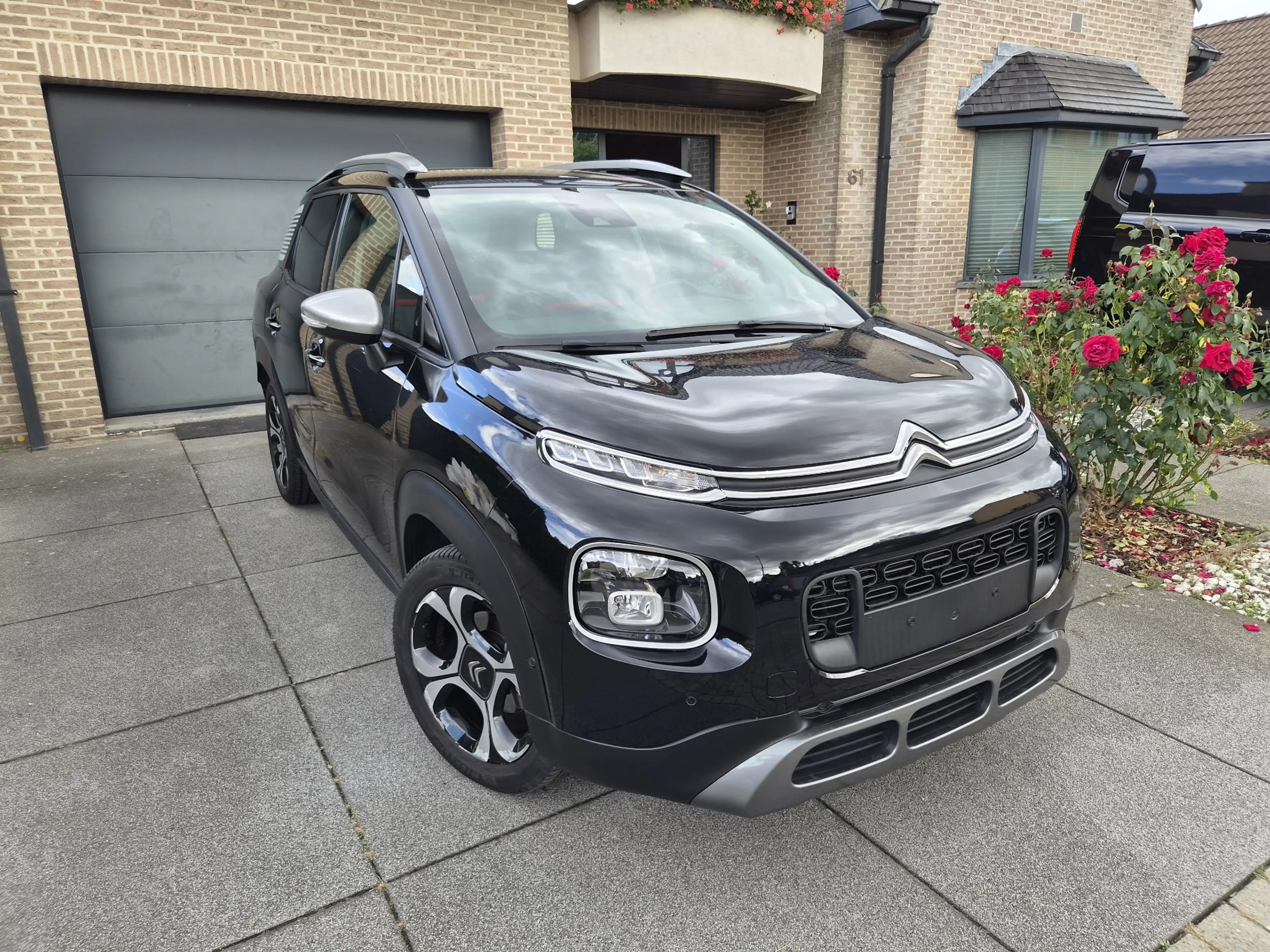 Citroen C3 Aircross / 1.2 Shine / CAMERA / CARPLAY / LED / CRUISE / NA — photo 2