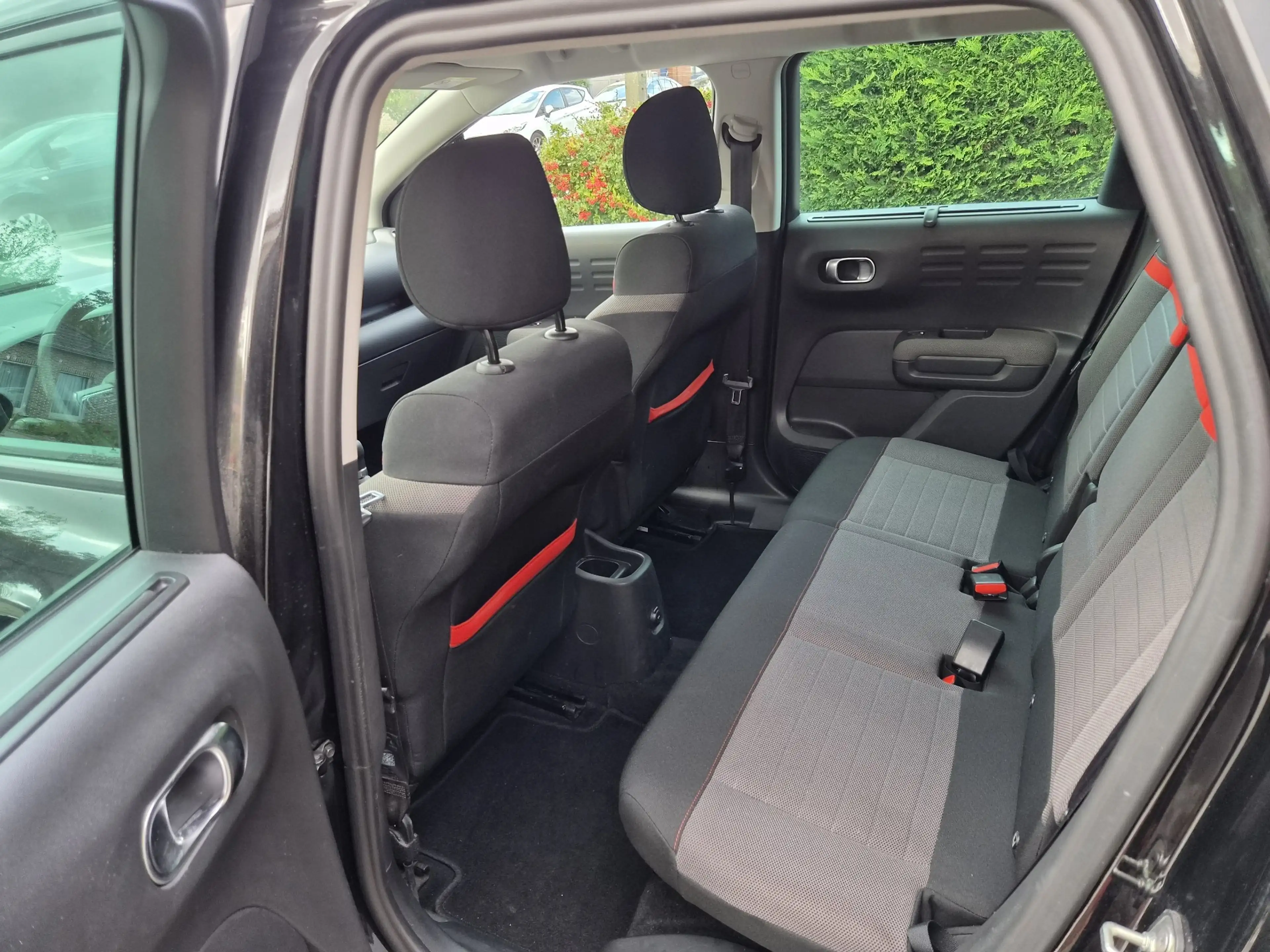 Citroen C3 Aircross / 1.2 Shine / CAMERA / CARPLAY / LED / CRUISE / NA — photo 7