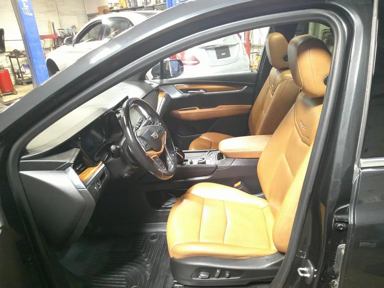 Cadillac XT5 снимка Cadillac XT5