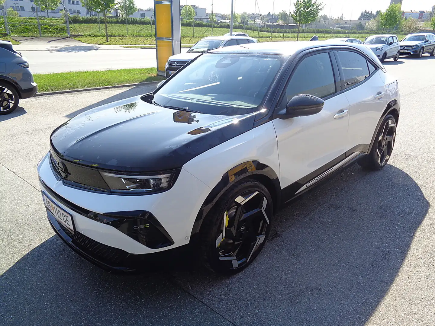 Opel Mokka-E Mokka-e 54kWh Elektromotor 207 kW GSE Weiß - 1