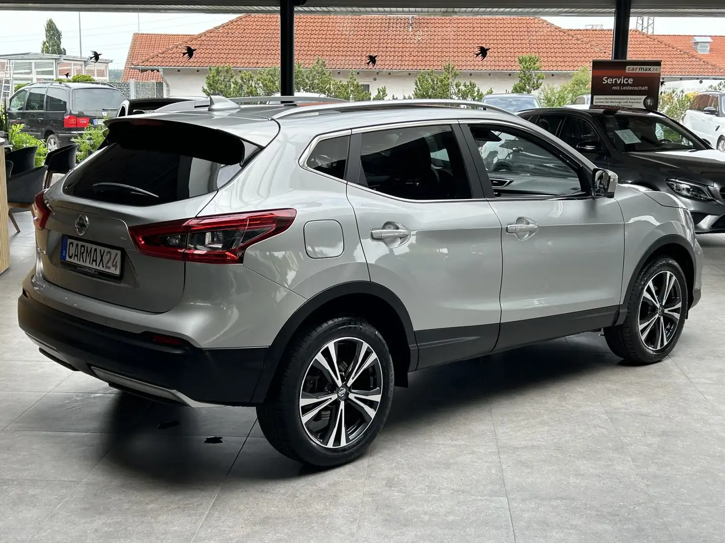 Nissan Qashqai 1.3 N-Connecta Panorama Navi Kamera Led Grau - 2