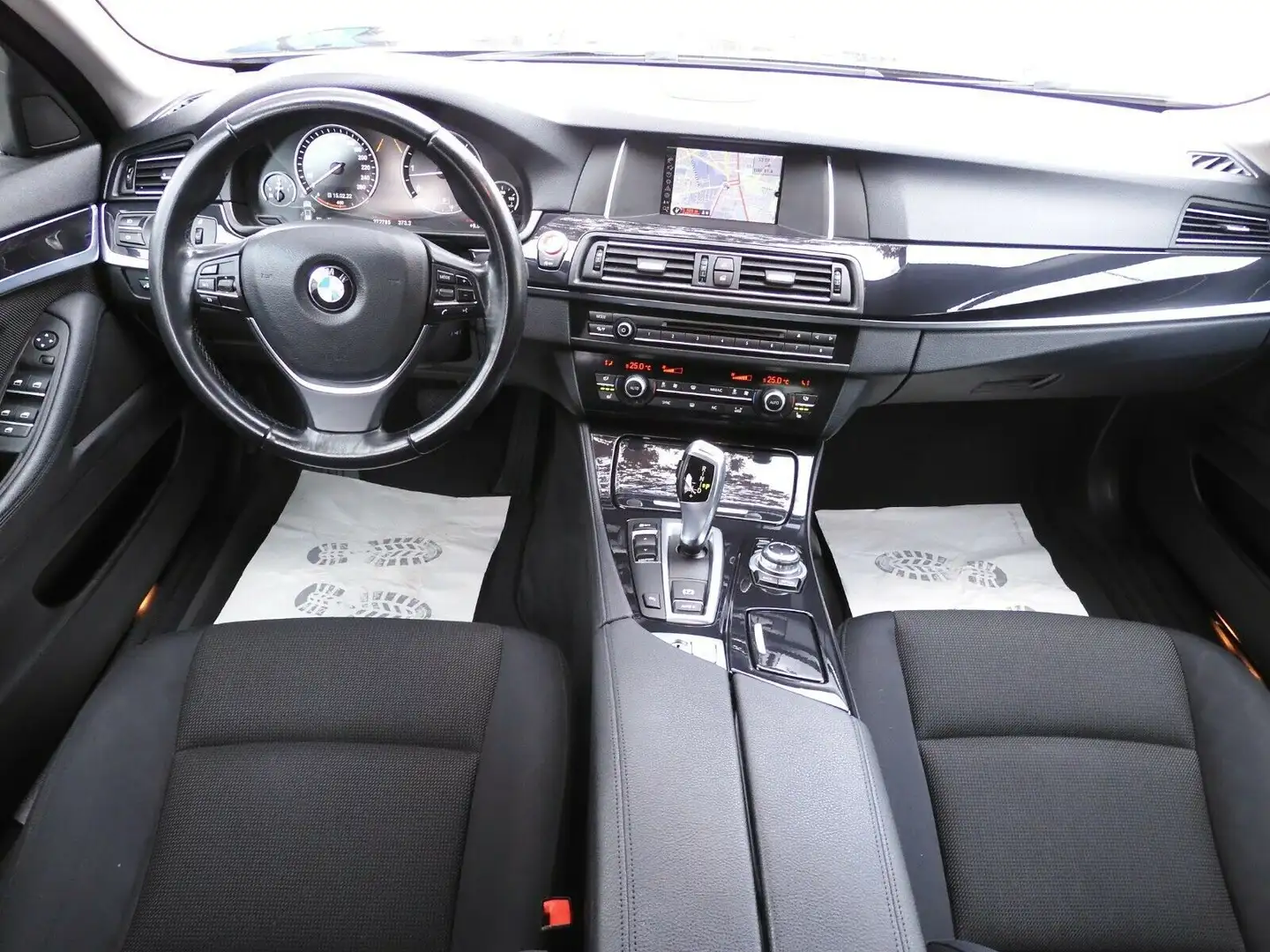 BMW 530 dA*HEAD UP*NAVI*2xPDC*HIFI*EURO6*2xSHZ Braun - 2