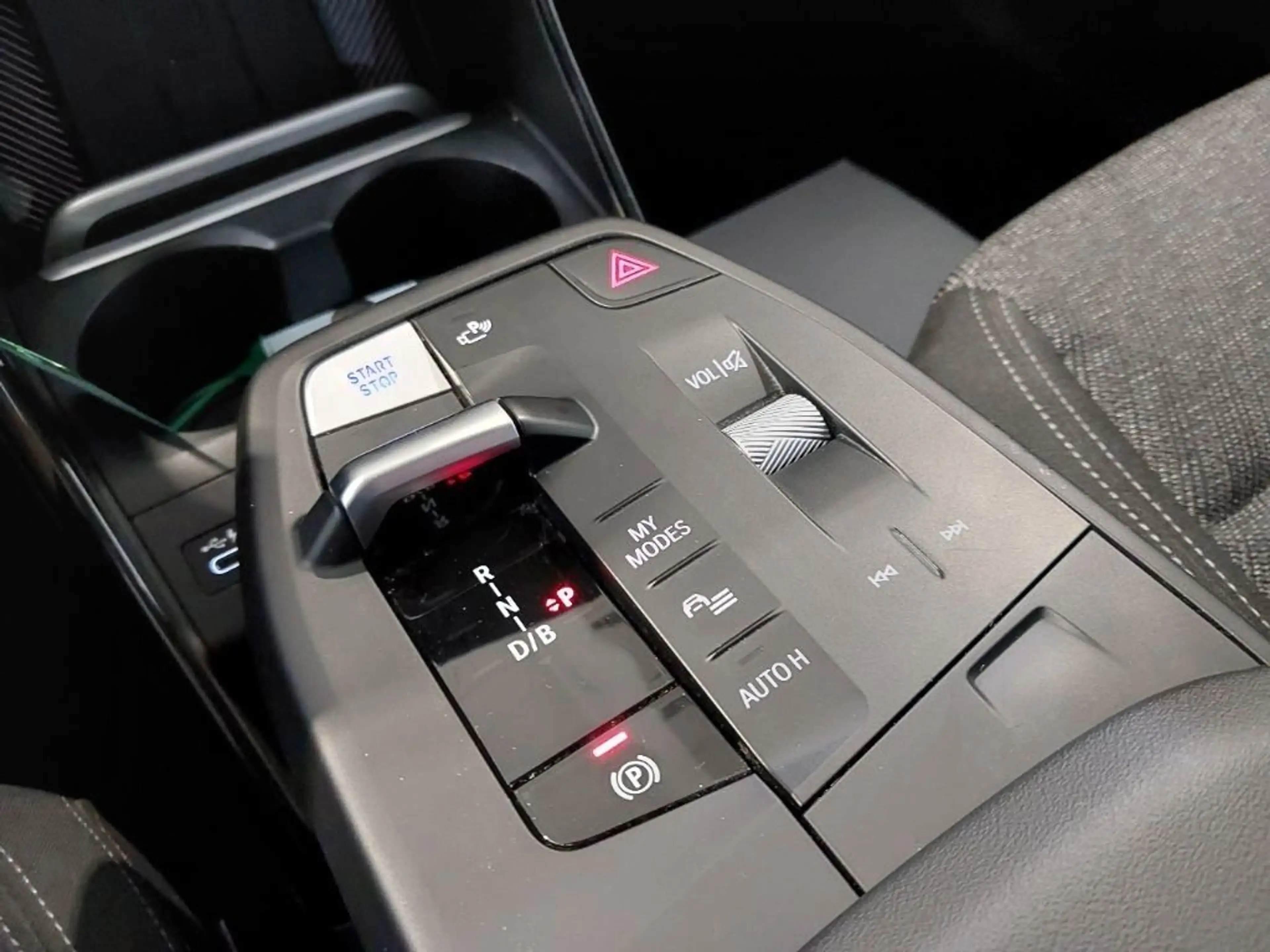 BMW iX1 xDrive30 ACC ad. LED Pano Rfk — photo 12