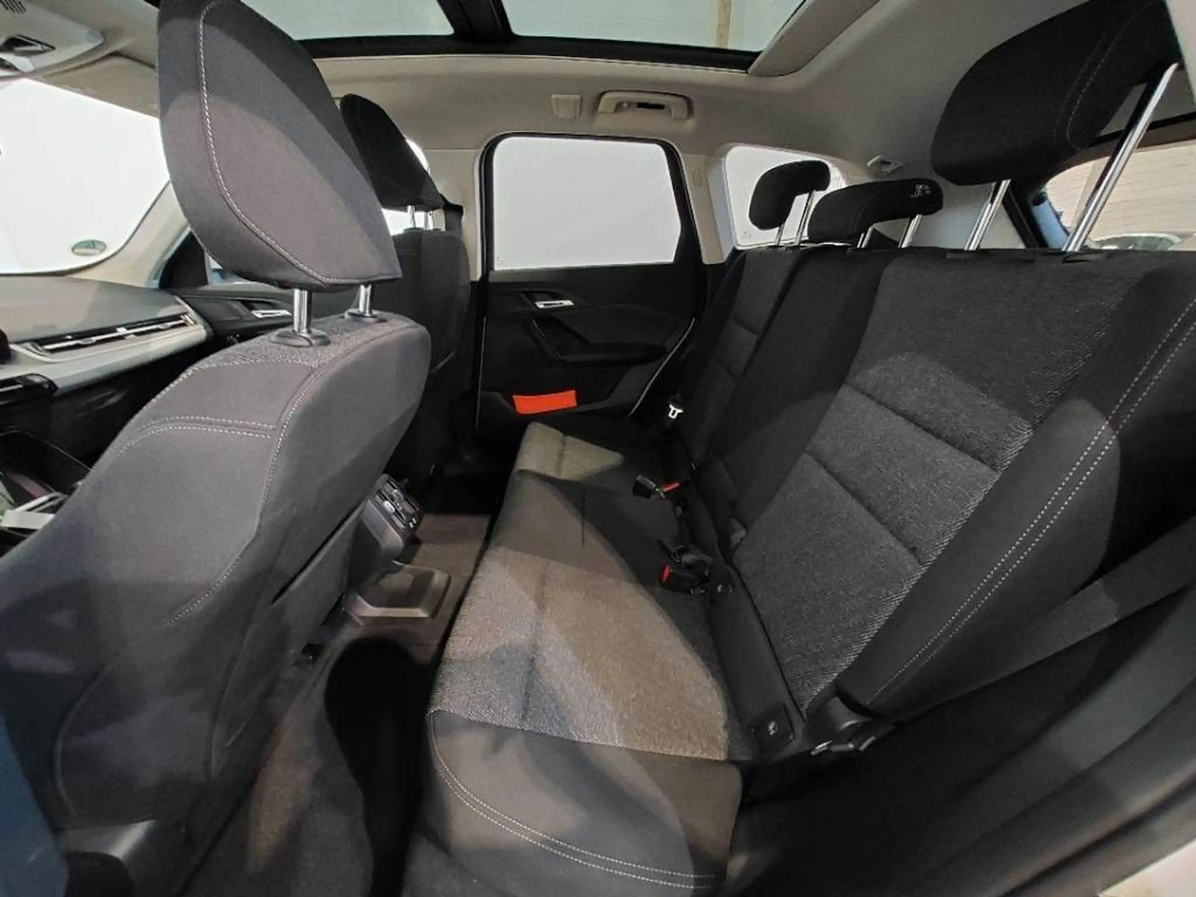 BMW iX1 xDrive30 ACC ad. LED Pano Rfk — photo 11