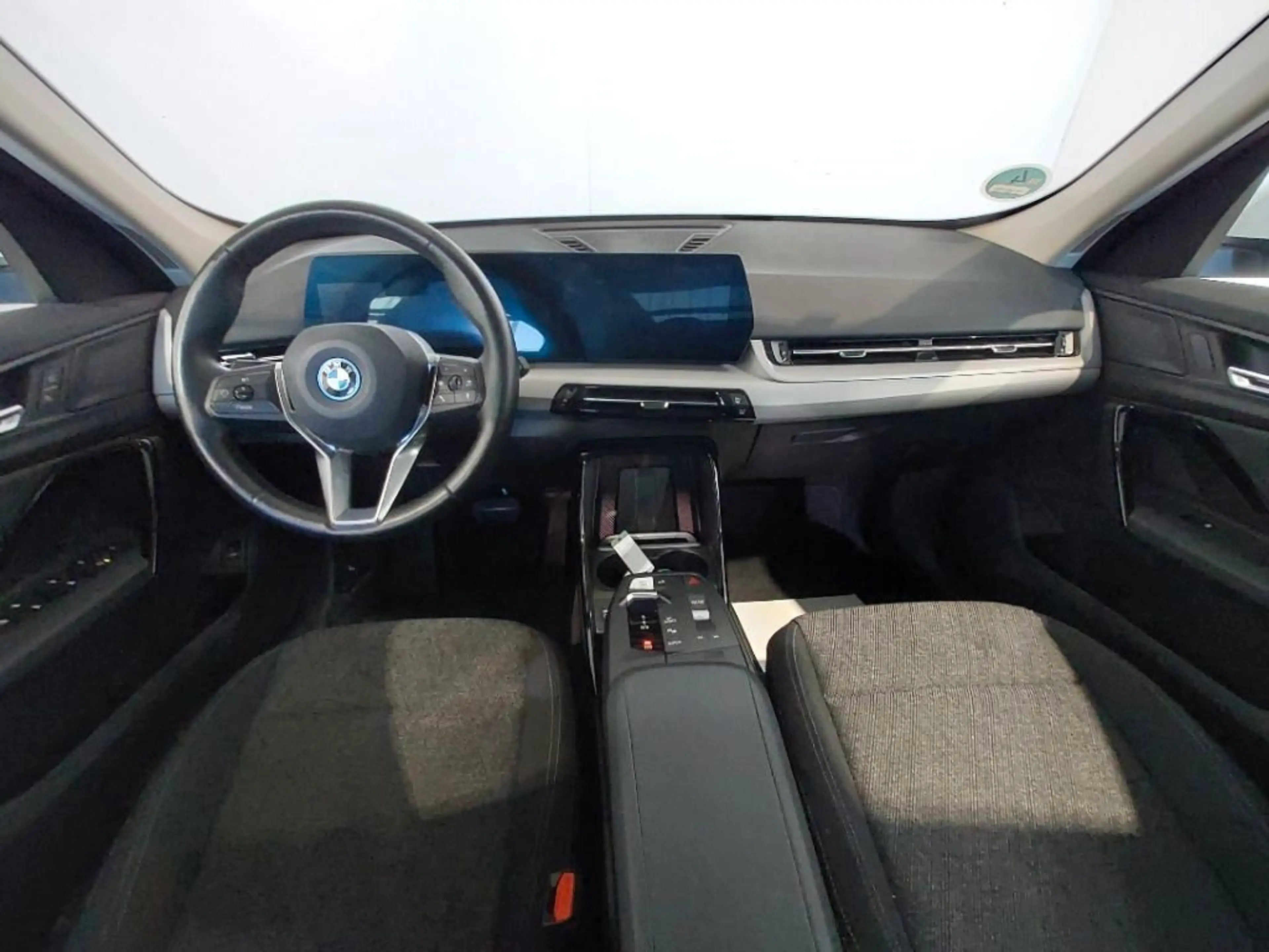 BMW iX1 xDrive30 ACC ad. LED Pano Rfk — photo 9